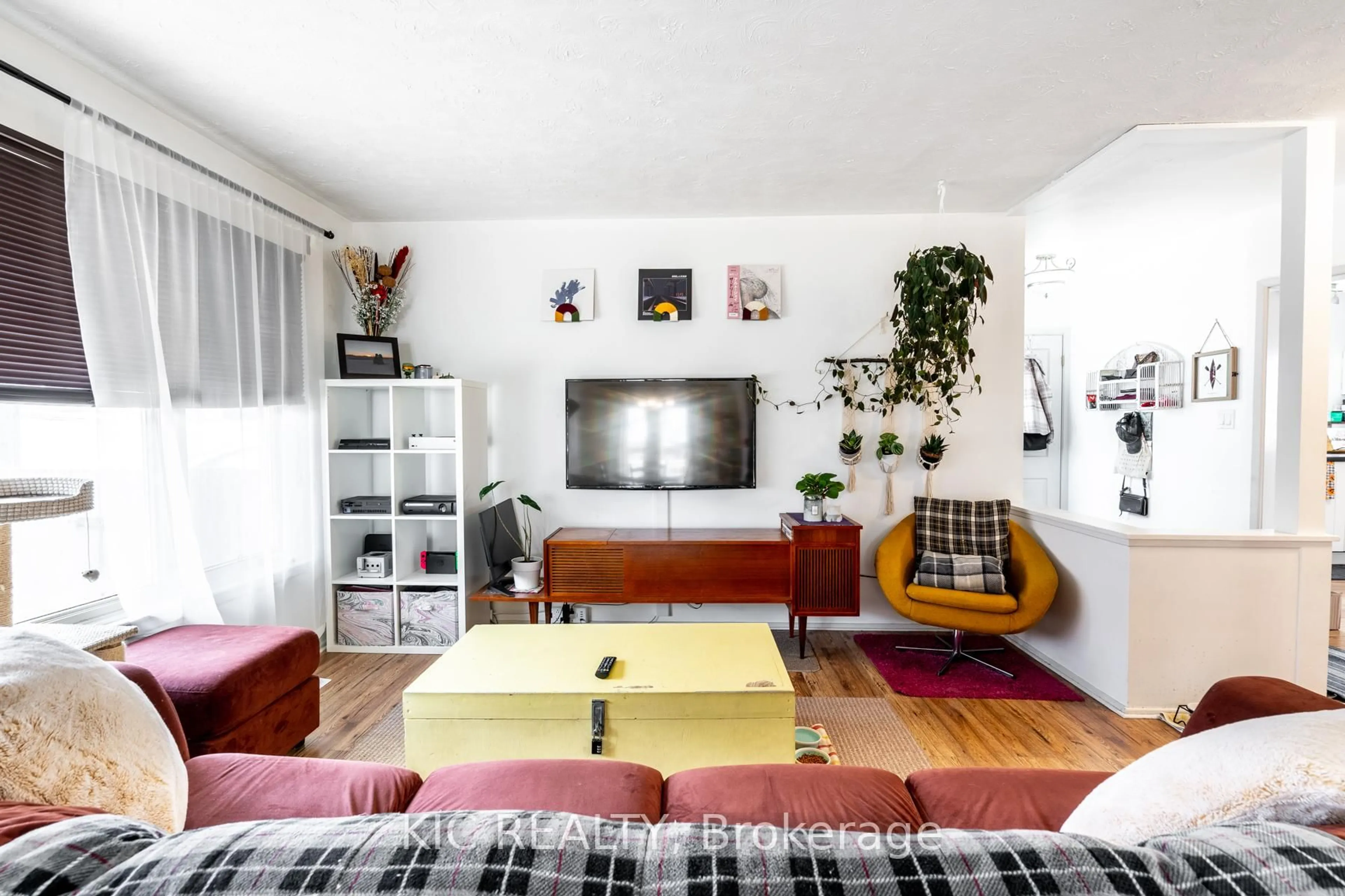 Living room with furniture, unknown for 196 Hunter St, Peterborough East Ontario K9H 1G8