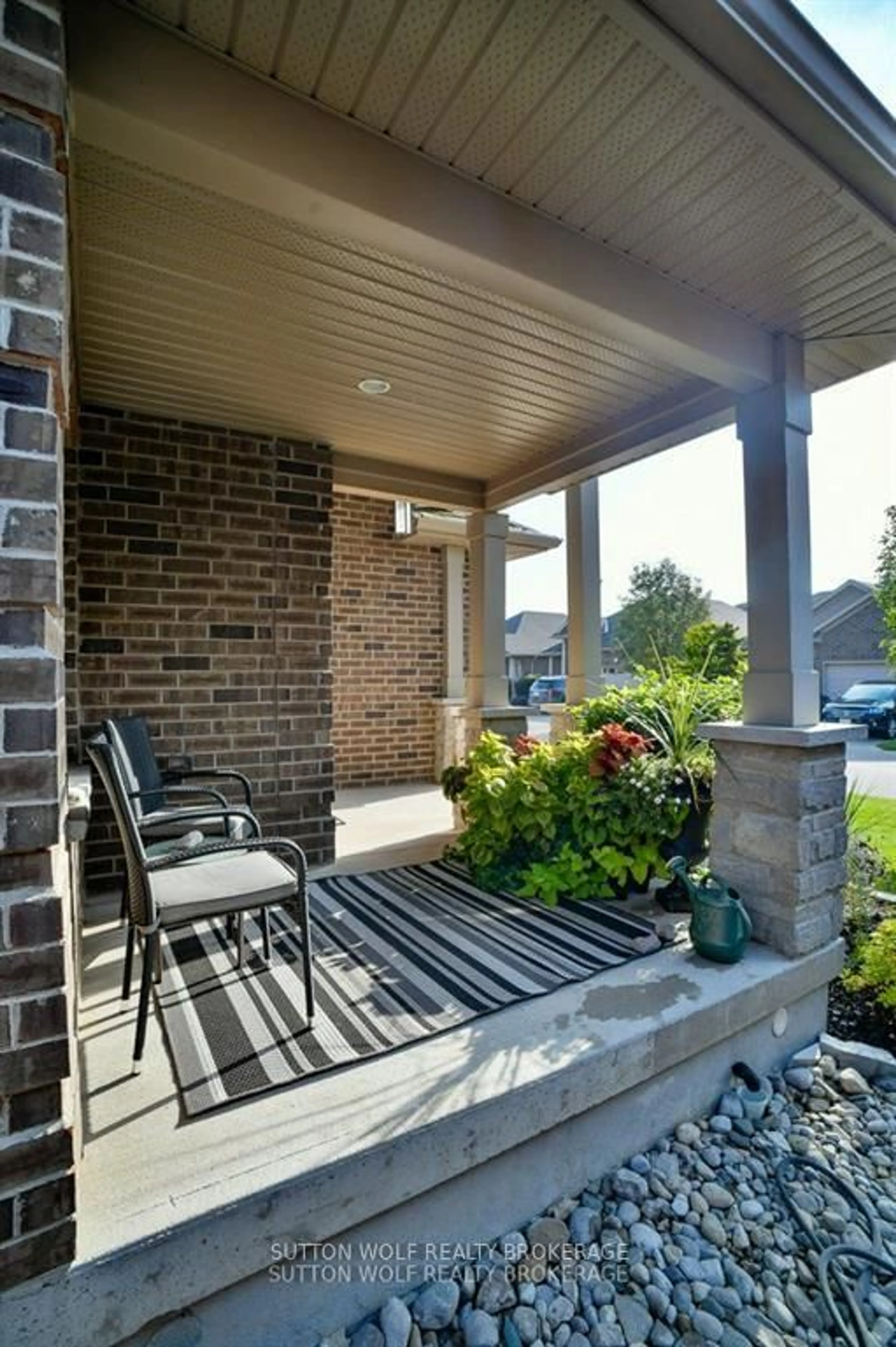 Patio, street for 295 Mogg St #2, Strathroy-Caradoc Ontario N7G 0C6