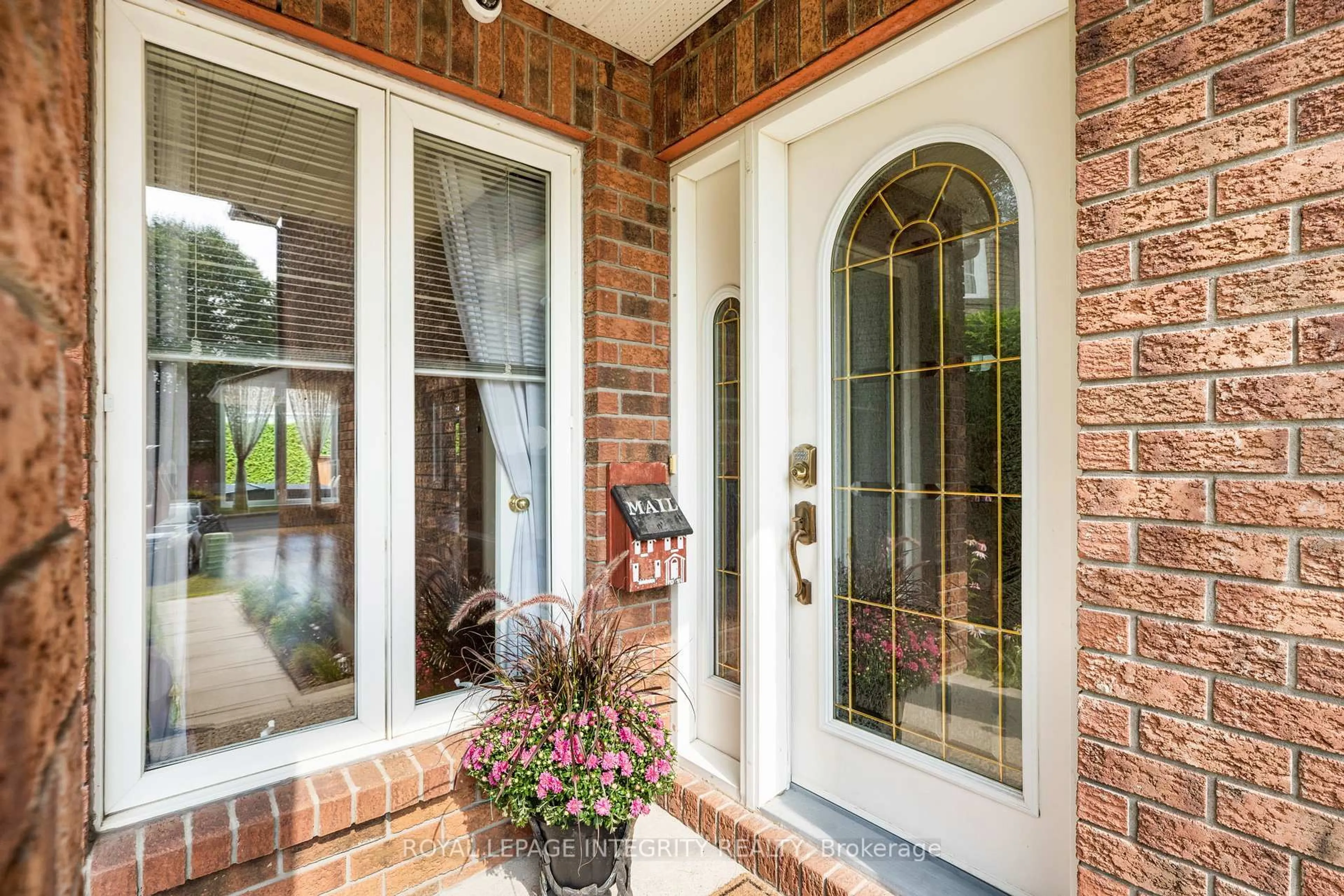 Indoor entryway for 1659 Toulouse Cres, Orleans Ontario K1C 6K5
