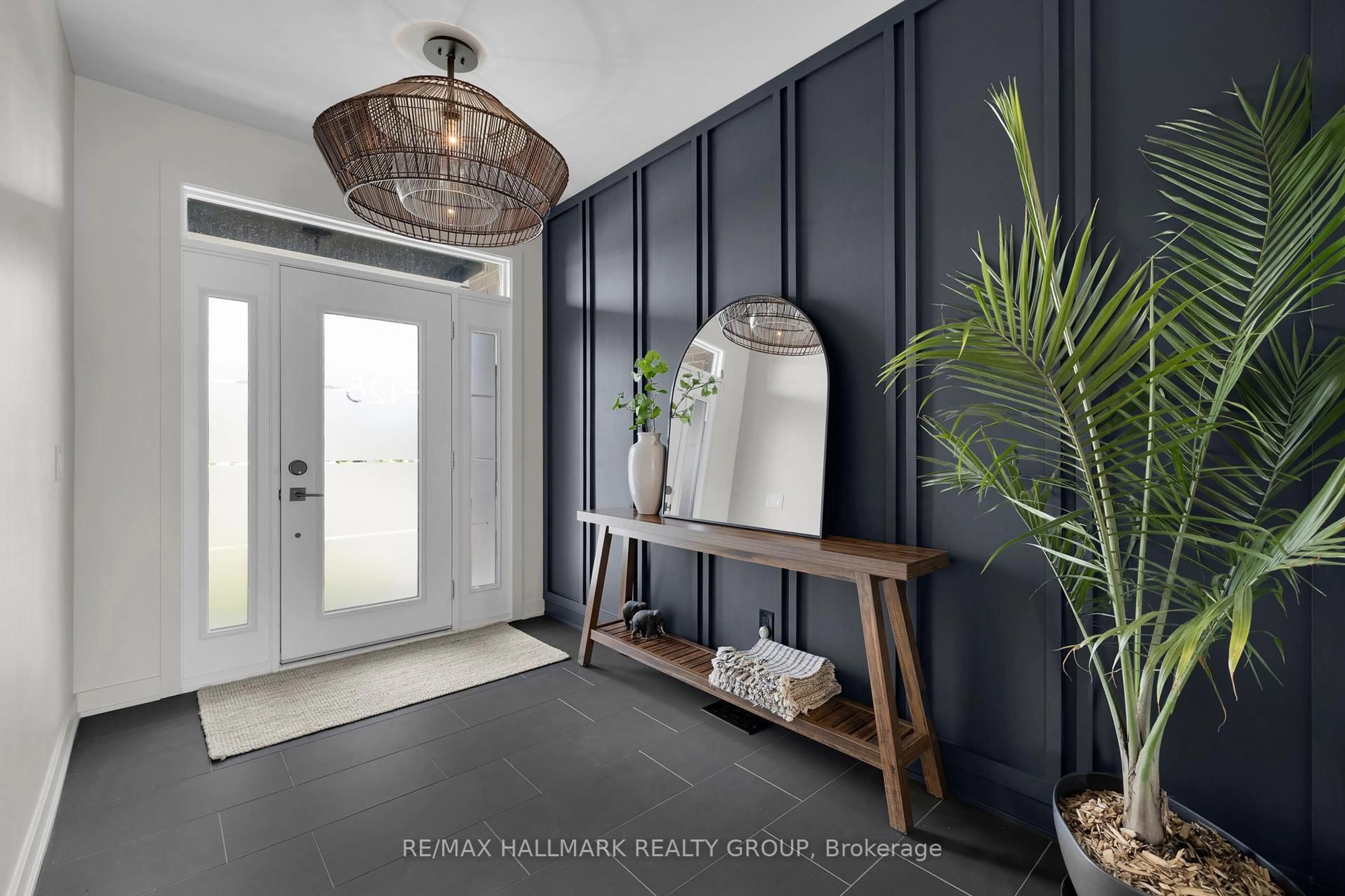 Indoor entryway for 128 Blackhorse Dr, North Grenville Ontario K0G 1J0