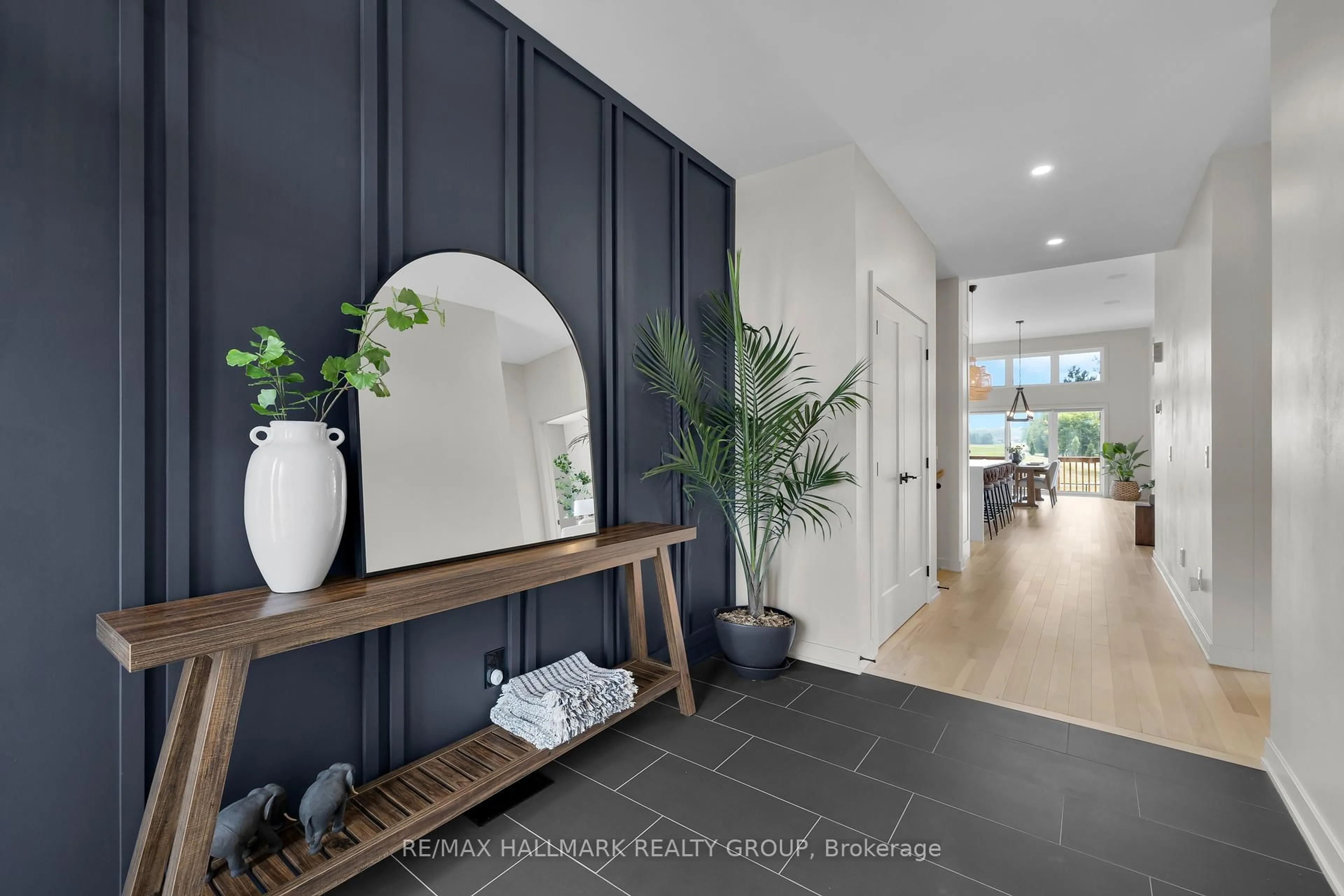 Indoor entryway for 128 Blackhorse Dr, North Grenville Ontario K0G 1J0