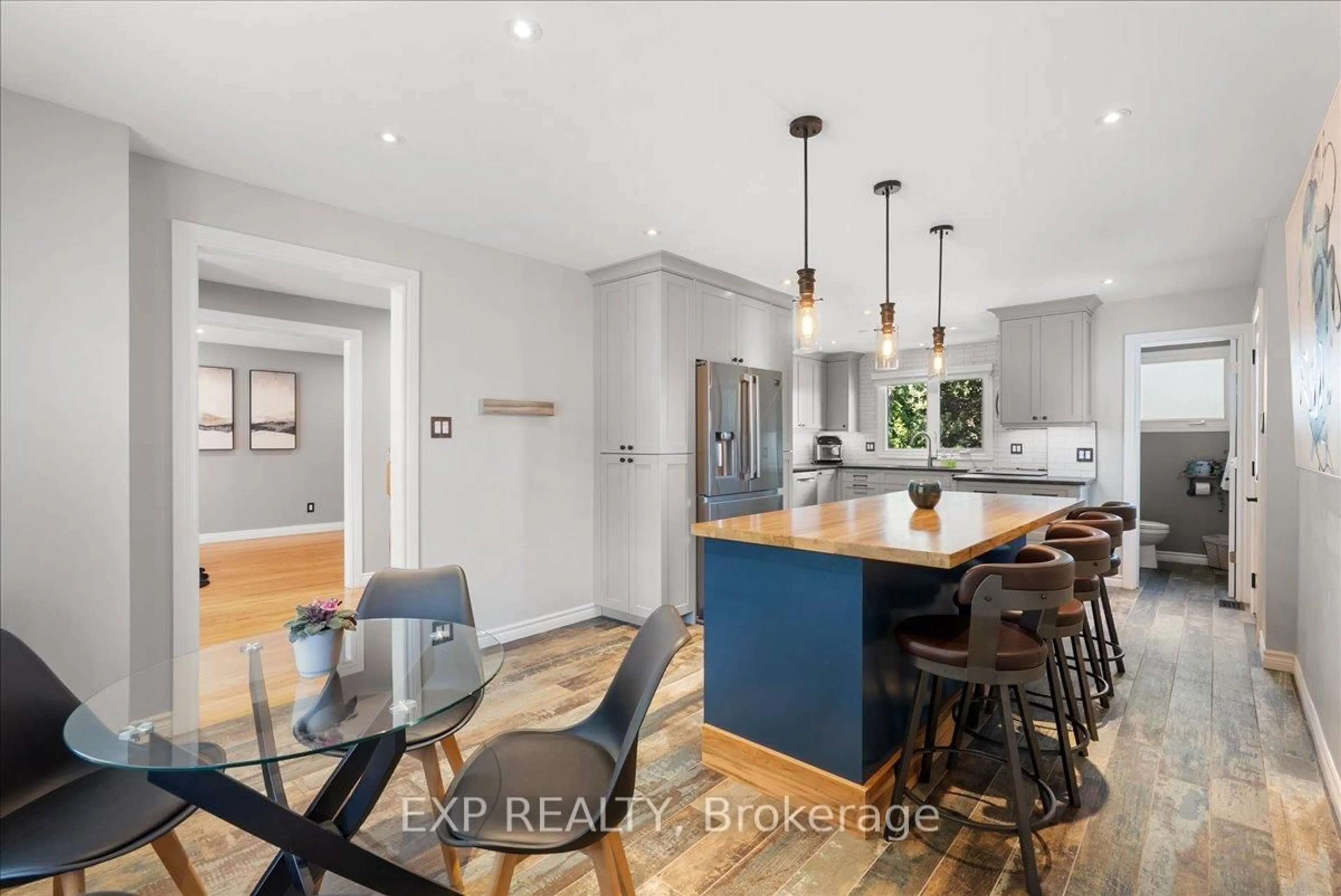 Open concept kitchen, unknown for 958 Golfview Rd, Peterborough West Ontario K9J 7W4