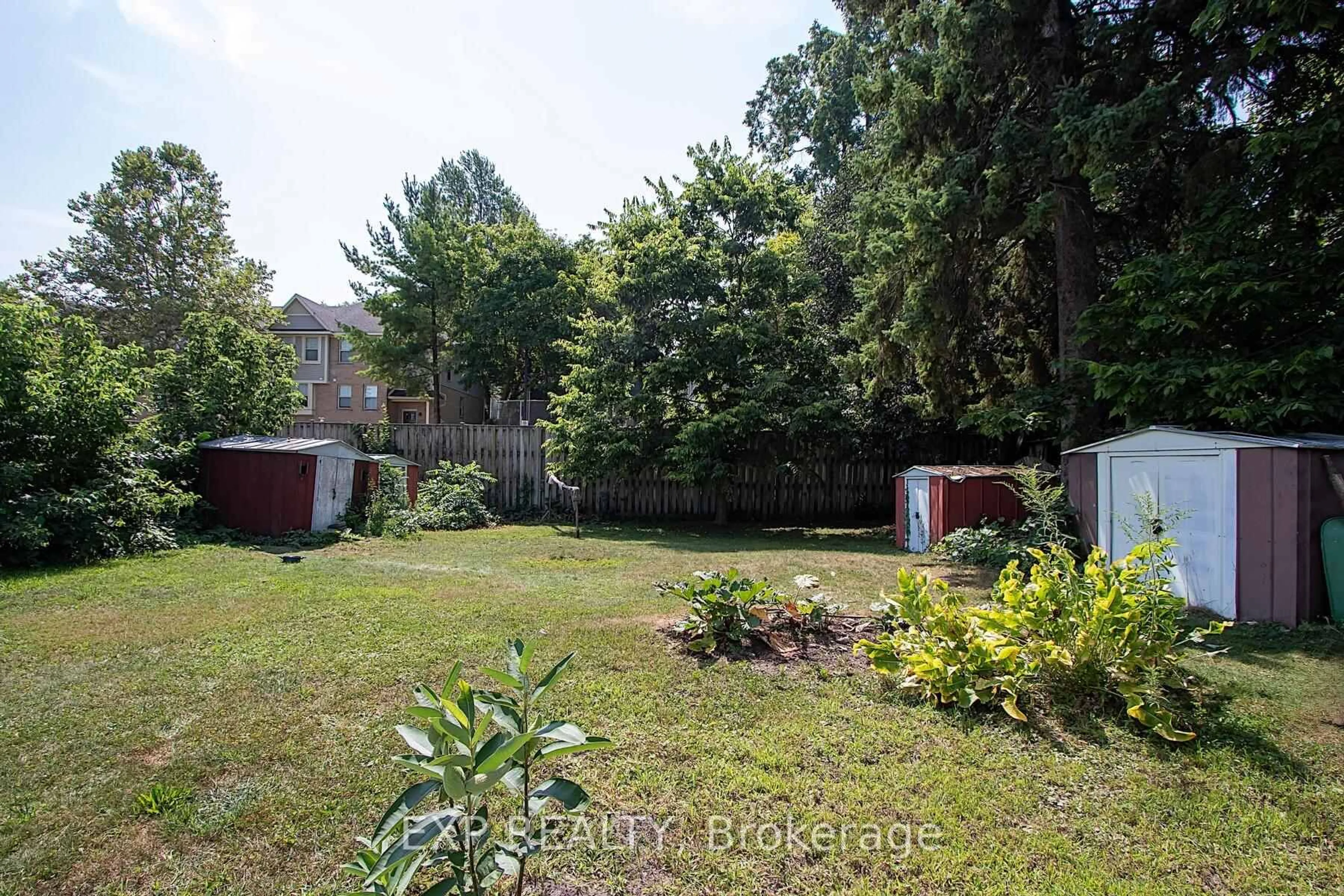 Patio, unknown for 131/133 Ann St, London East Ontario N6A 1R2
