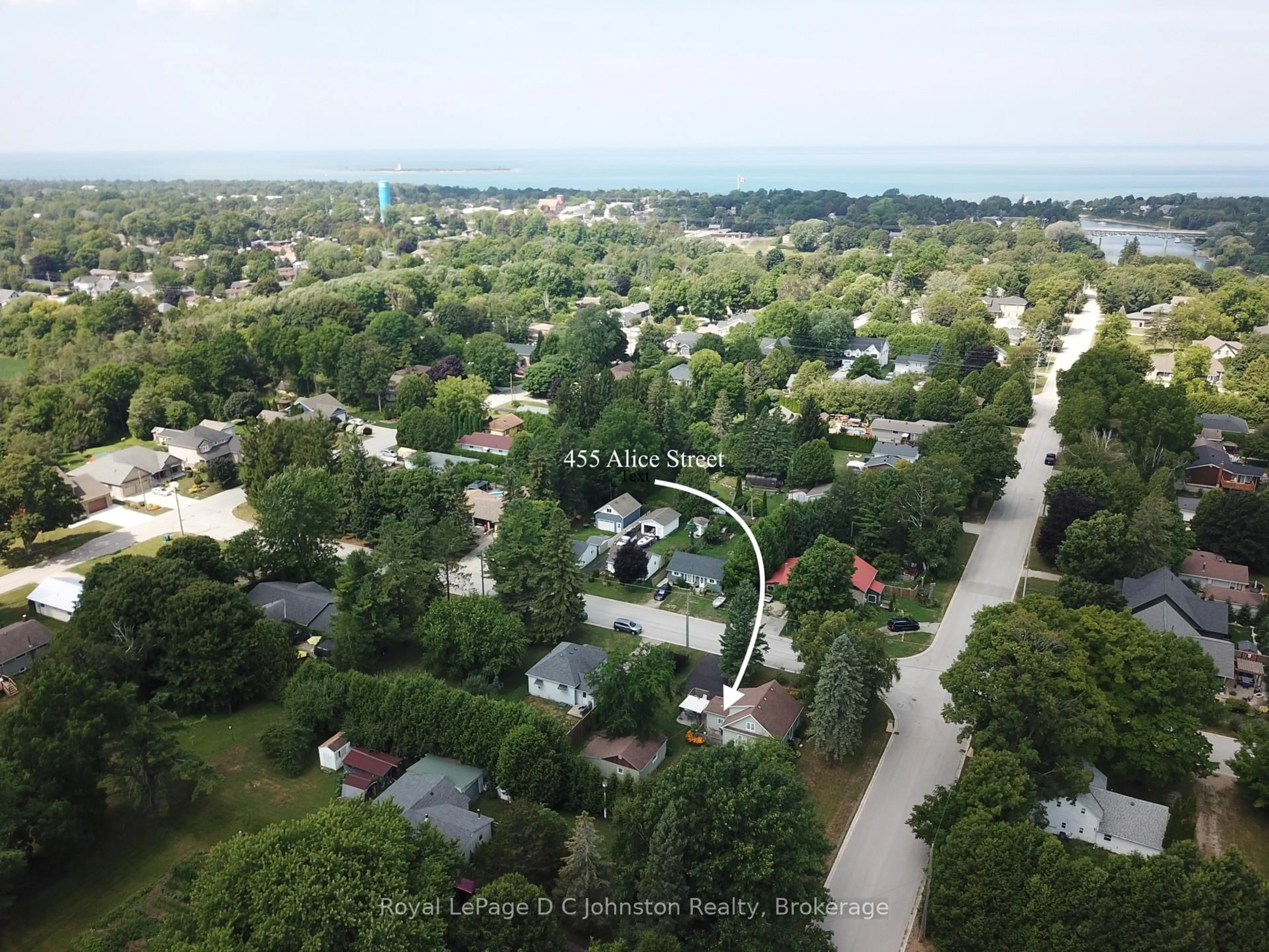 A pic from outside/outdoor area/front of a property/back of a property/a pic from drone, water/lake/river/ocean view for 455 Alice St, Saugeen Shores Ontario N0H 2L0