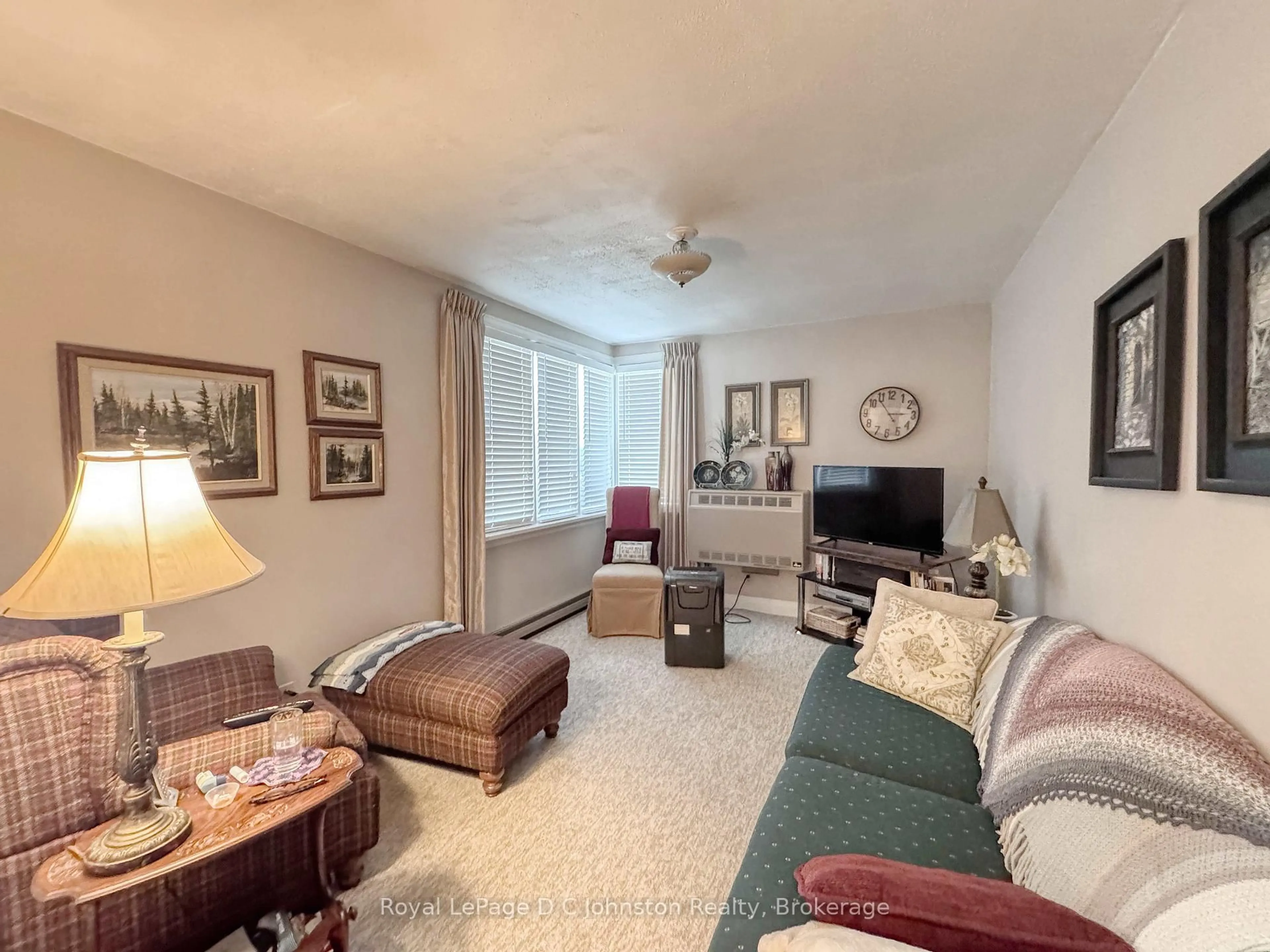 Living room with furniture, unknown for 455 Alice St, Saugeen Shores Ontario N0H 2L0