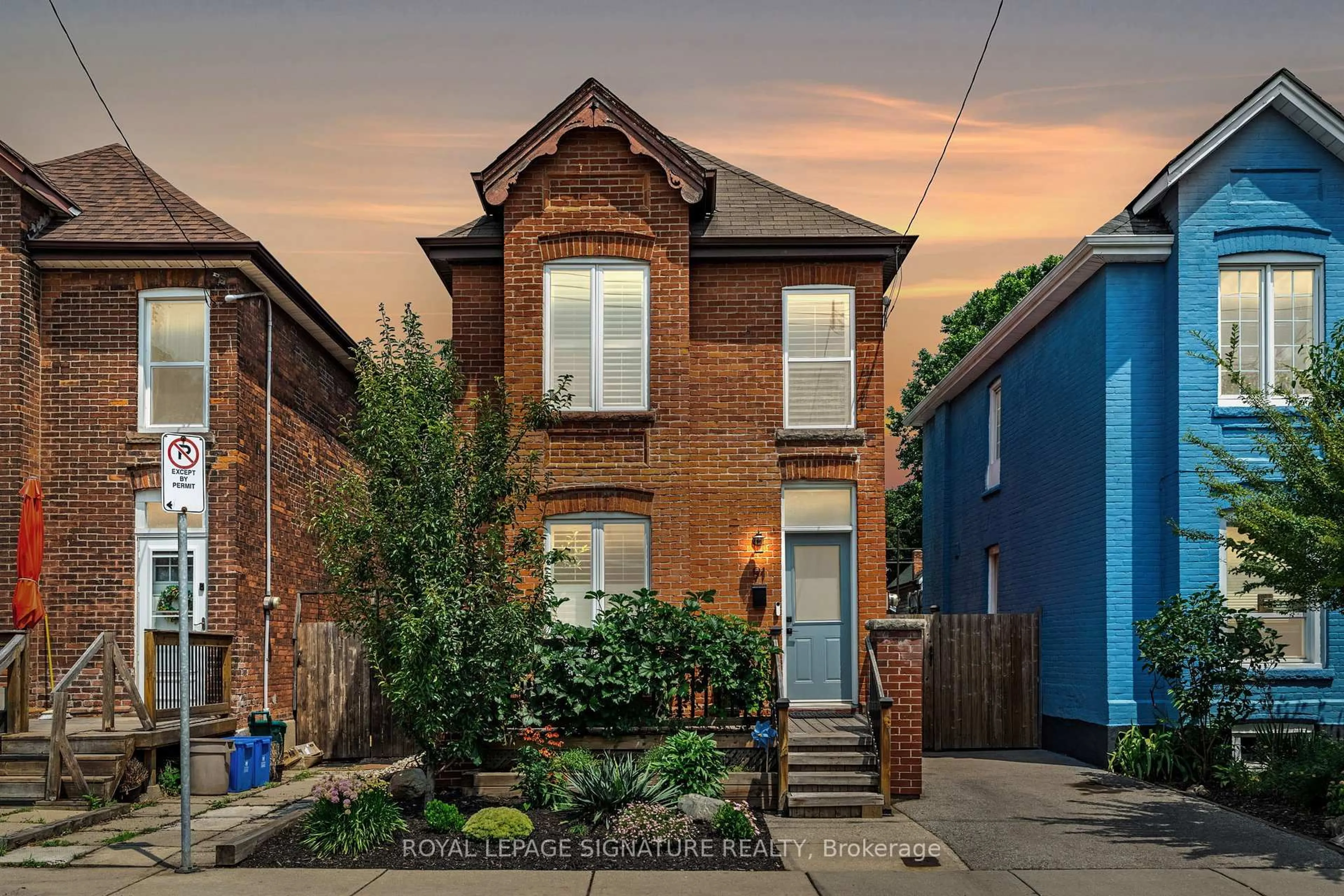 Home with brick exterior material, street for 91 Francis St, Hamilton Ontario L8L 3V4