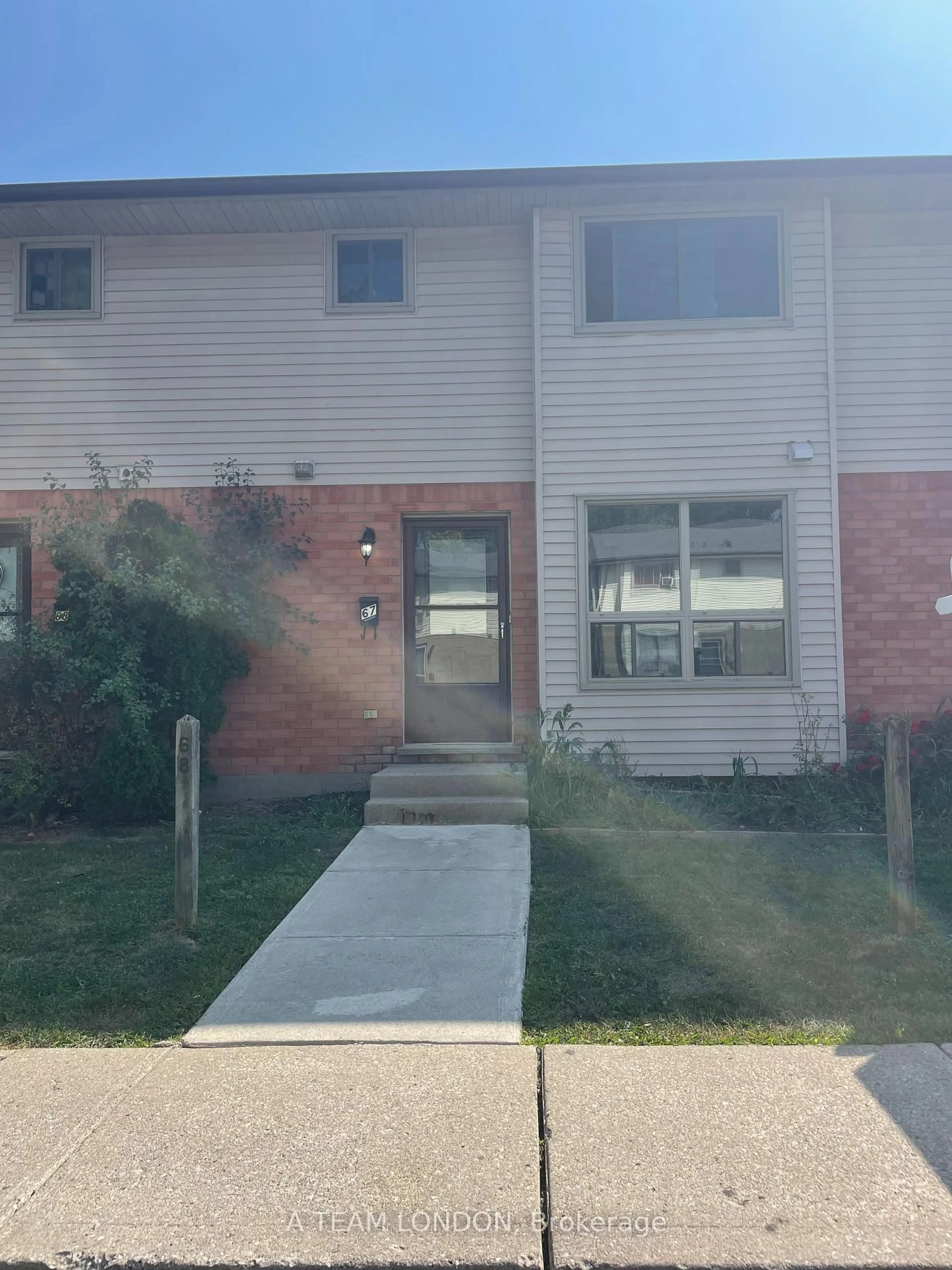 Home with brick exterior material, street for 135 BELMONT Dr #67, London South Ontario N6J 4J3