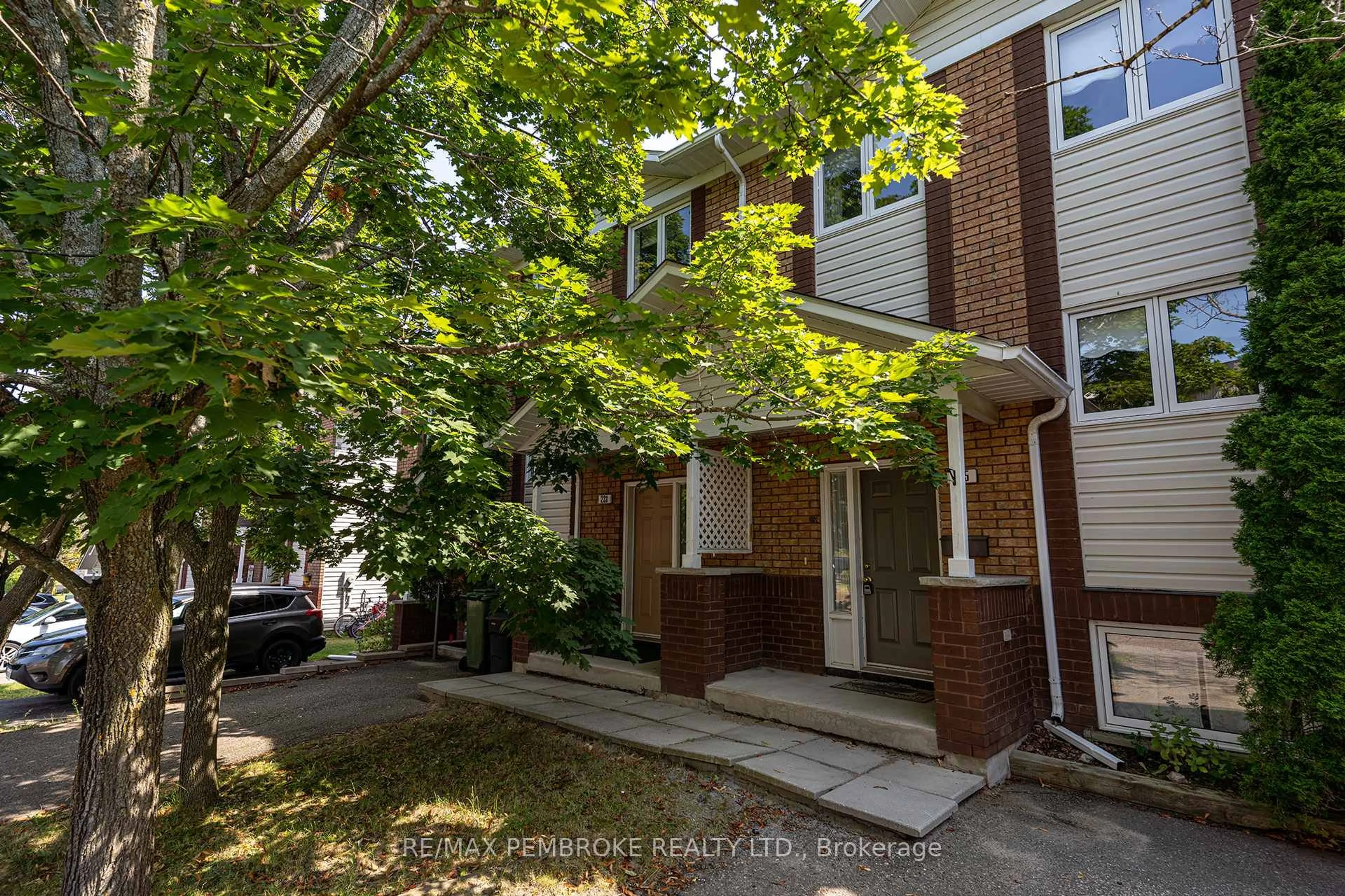 Unknown for 235 Willoughby Cres, Pembroke Ontario K8A 8L7