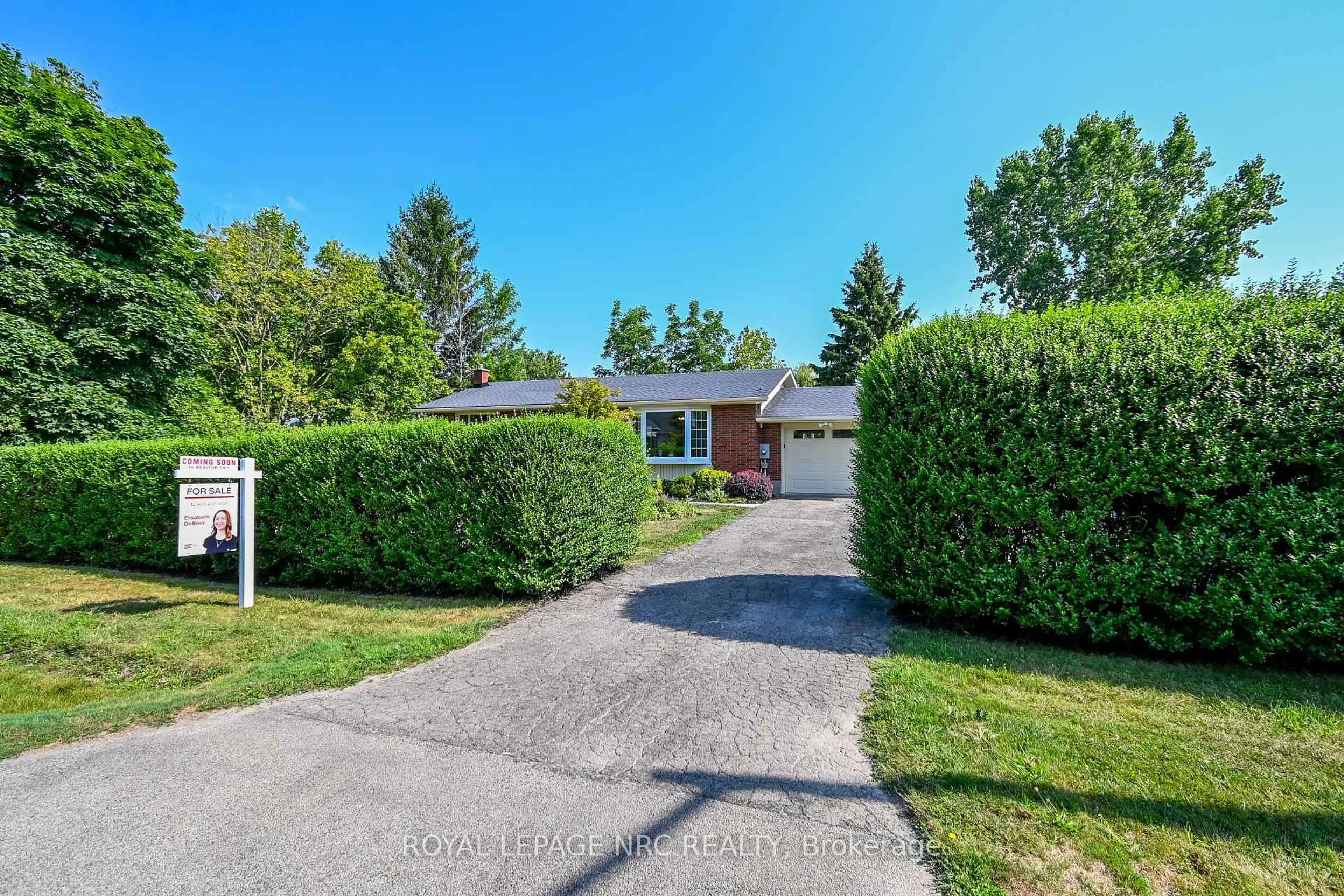 A pic from outside/outdoor area/front of a property/back of a property/a pic from drone, street for 189 William St, Niagara-on-the-Lake Ontario L0S 1J0