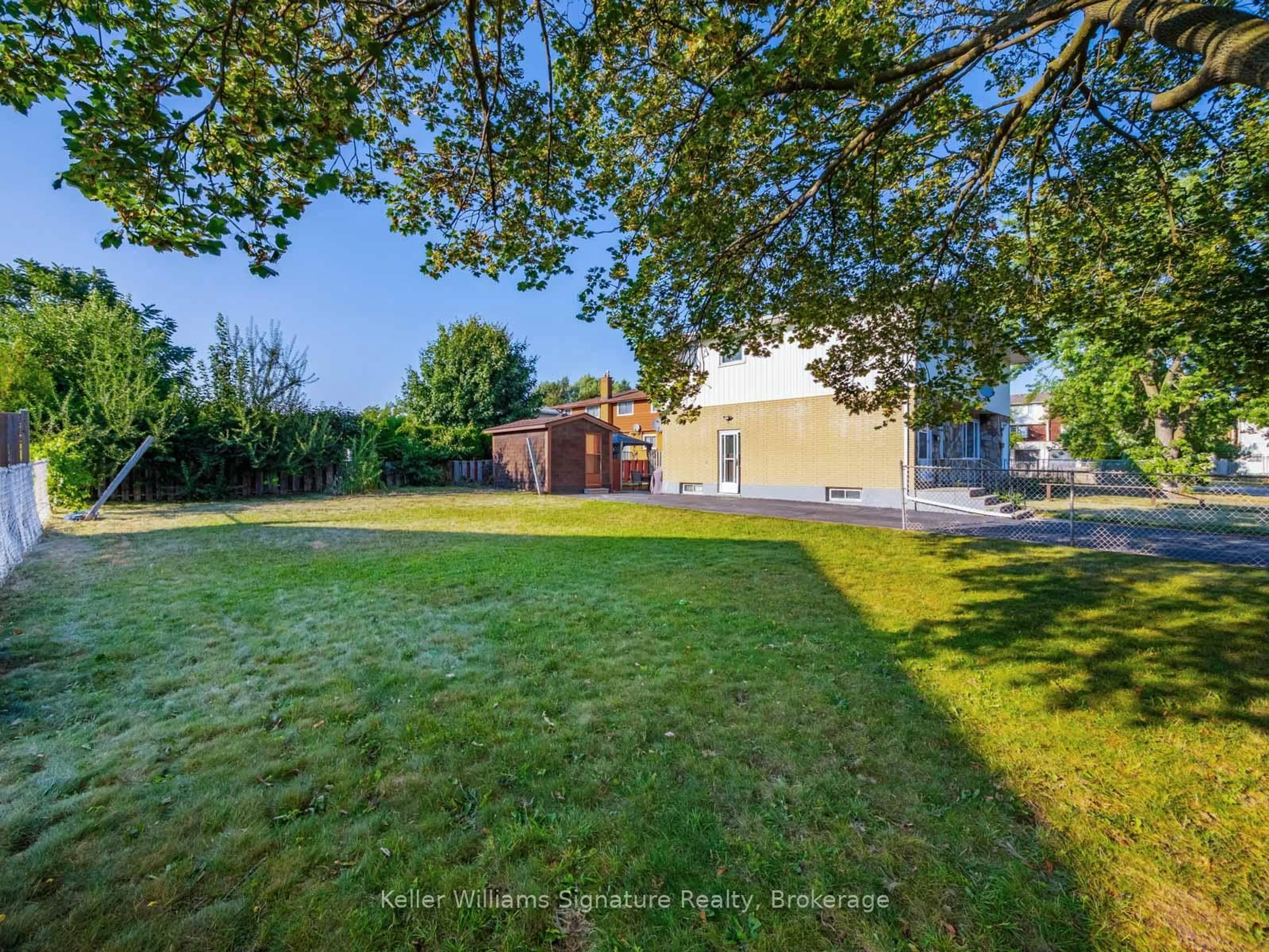 A pic from outside/outdoor area/front of a property/back of a property/a pic from drone, street for 153 Dudhope Ave, Cambridge Ontario N1R 4T9
