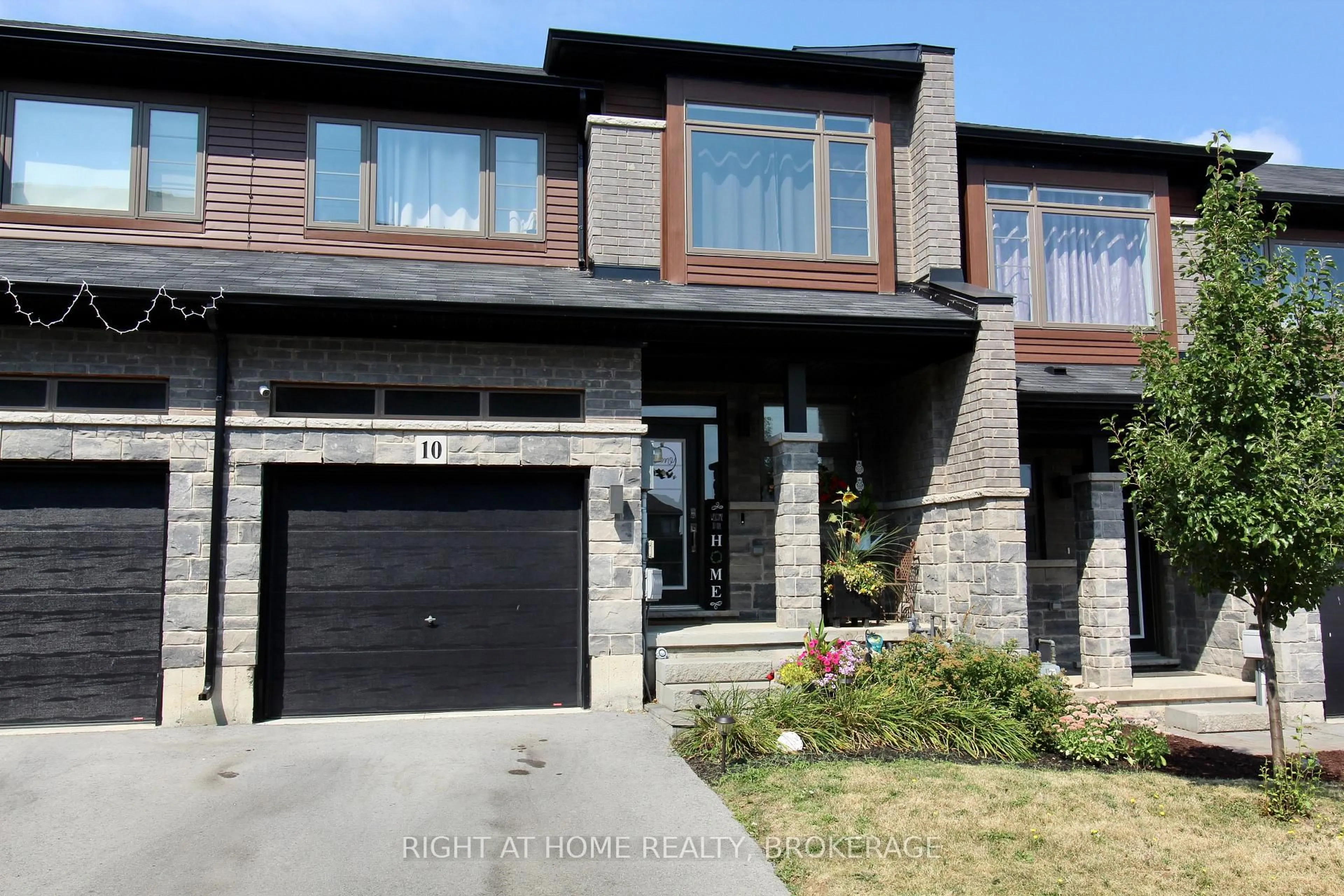 Home with brick exterior material, street for 5080 Connor Dr #10, Lincoln Ontario L3J 0T3