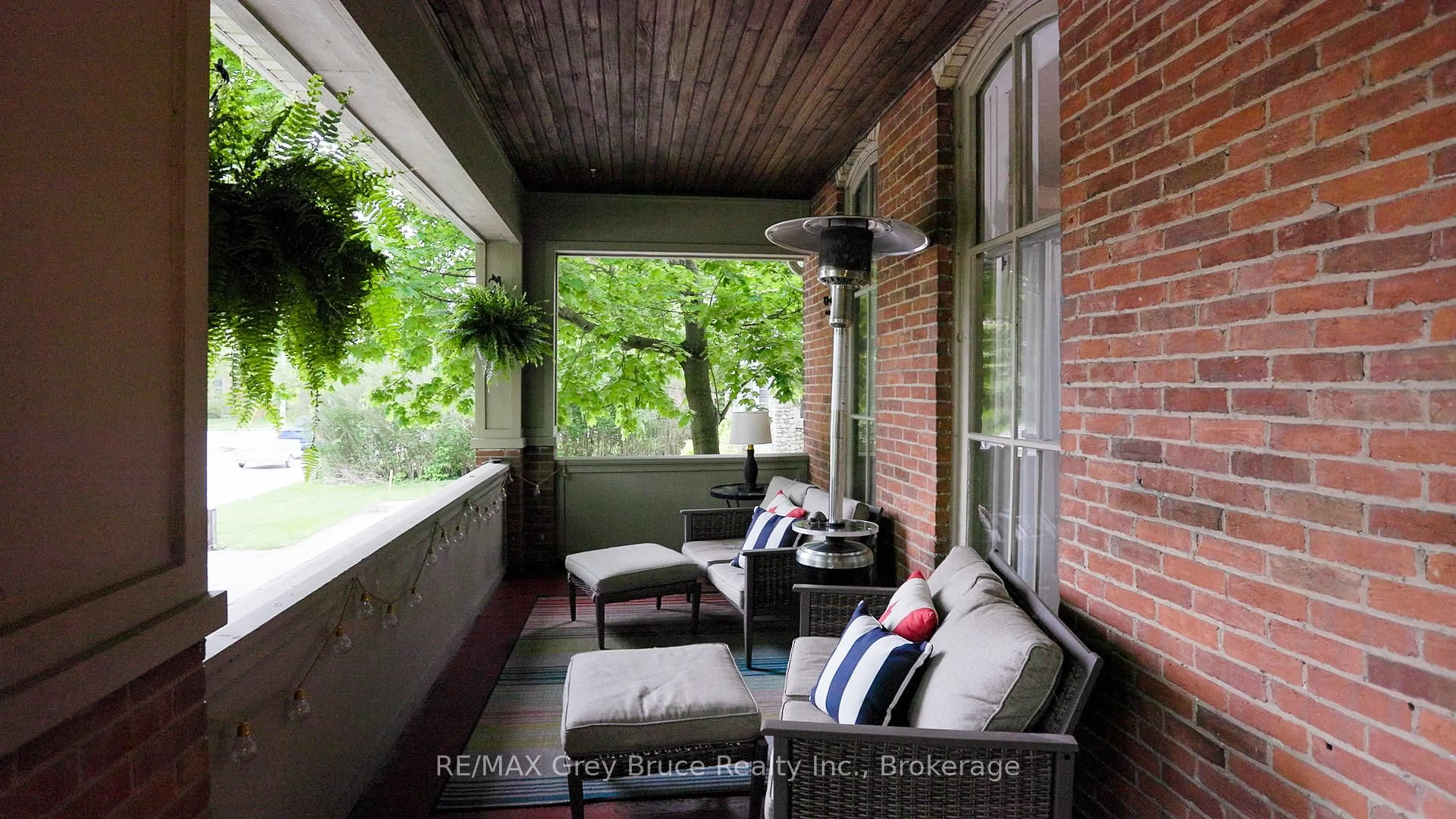 Patio, street for 922 3rd Ave, Owen Sound Ontario N4K 4P6