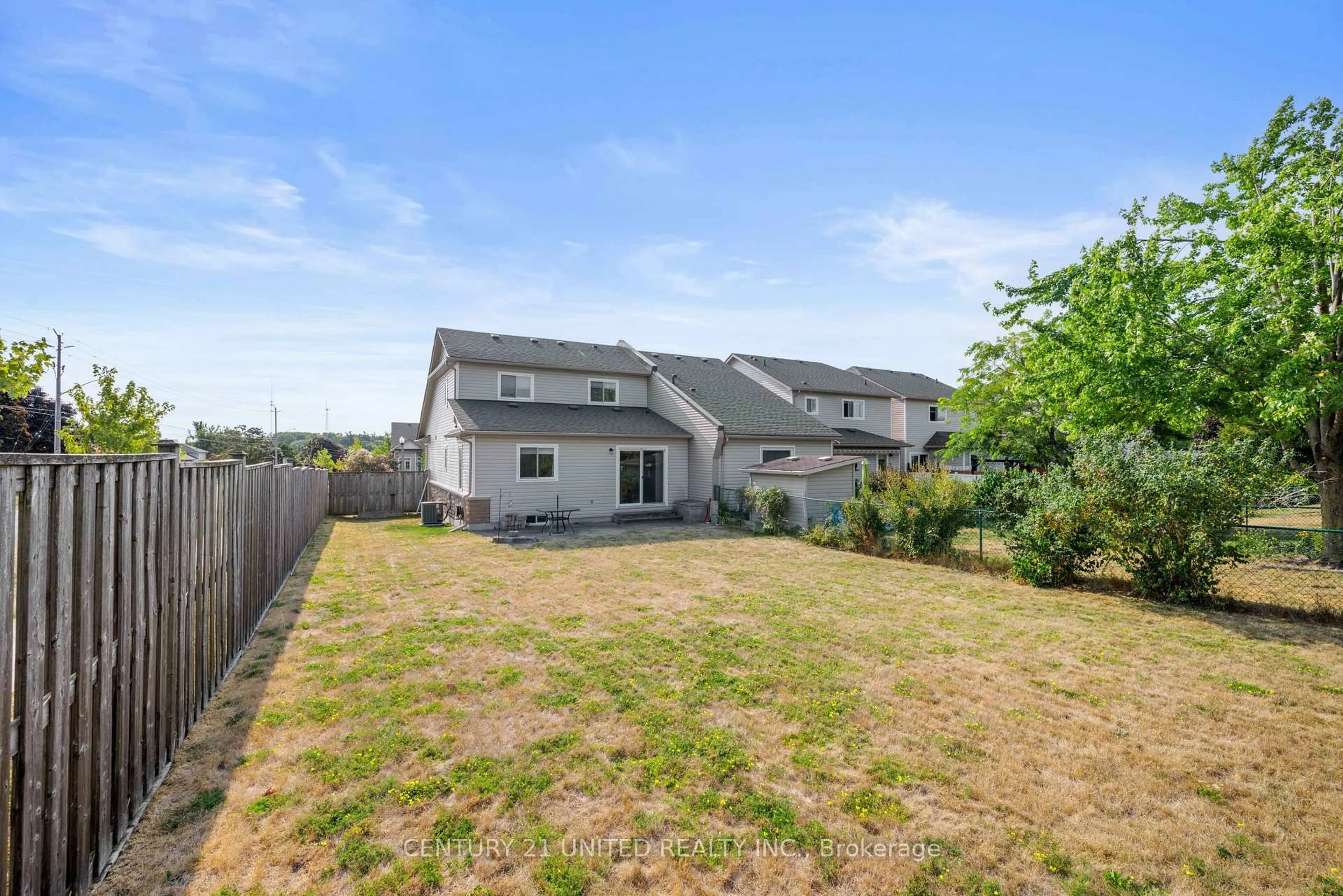 A pic from outside/outdoor area/front of a property/back of a property/a pic from drone, street for 1489 Tamblin Way, Peterborough West Ontario K9K 2L9