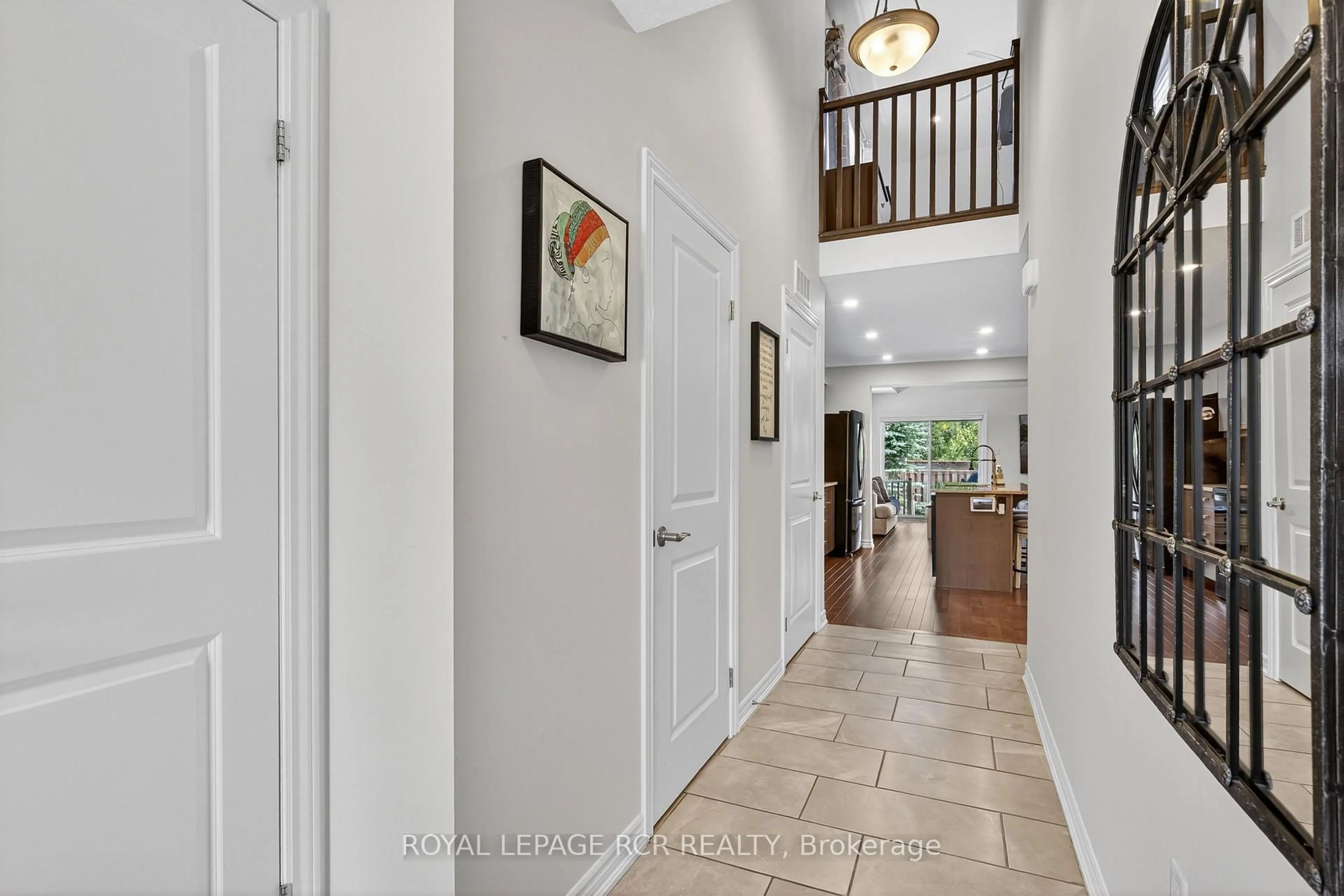 Indoor entryway for 24 WESTMINSTER Cres, Centre Wellington Ontario N1M 1Y8