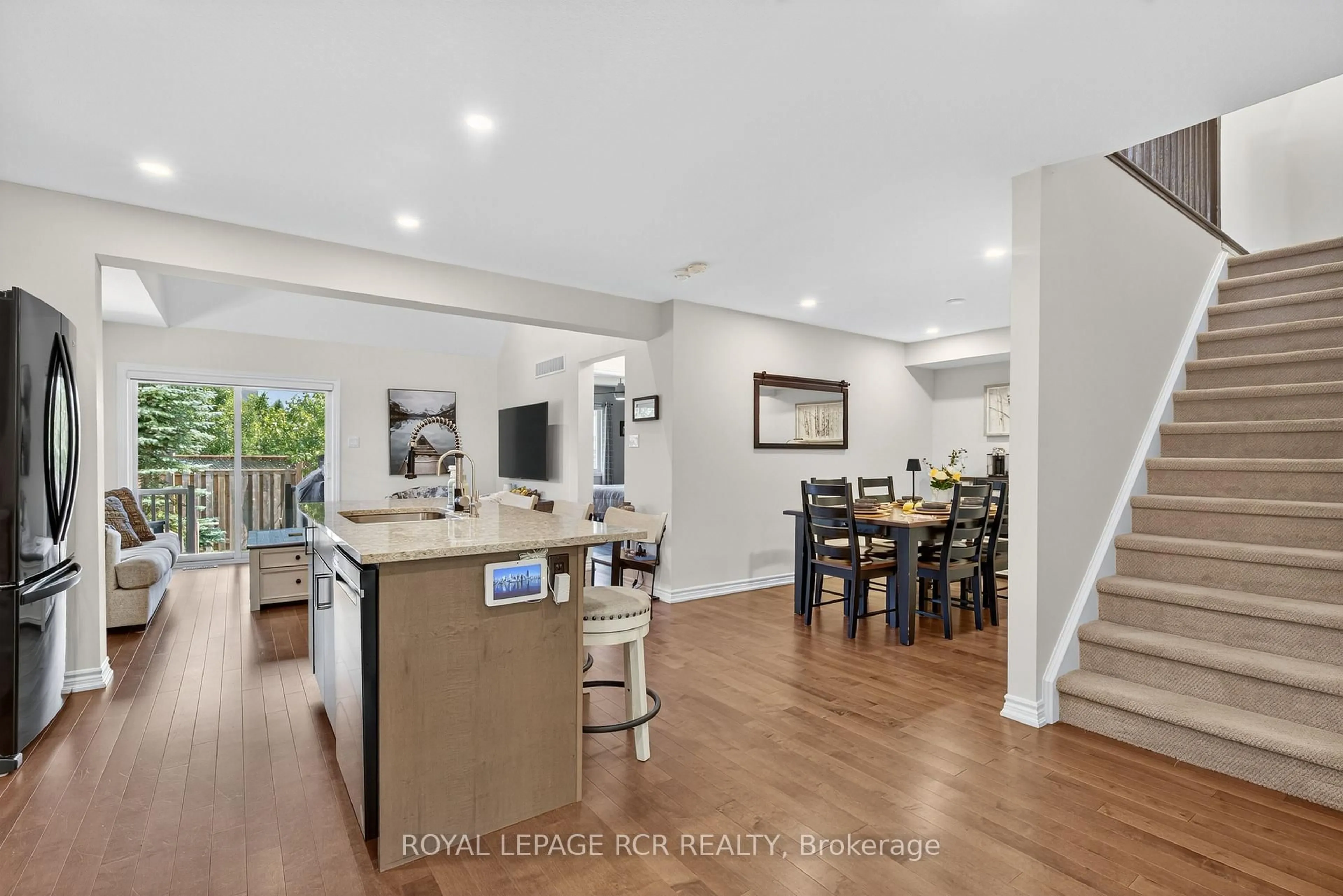 Open concept kitchen, unknown for 24 WESTMINSTER Cres, Centre Wellington Ontario N1M 1Y8
