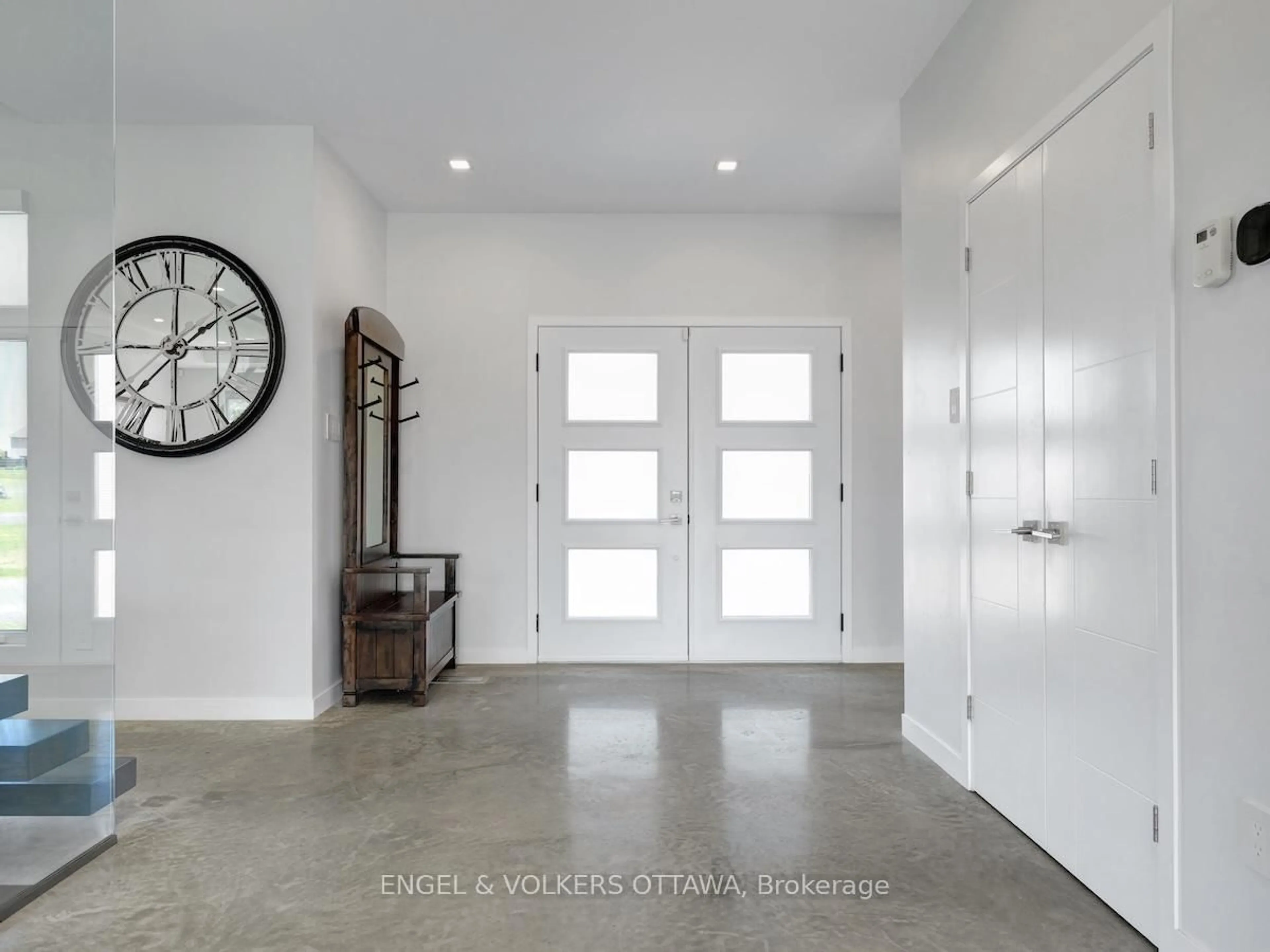 Indoor entryway for 46 Forest Hill Rd, South Stormont Ontario K0C 1P0