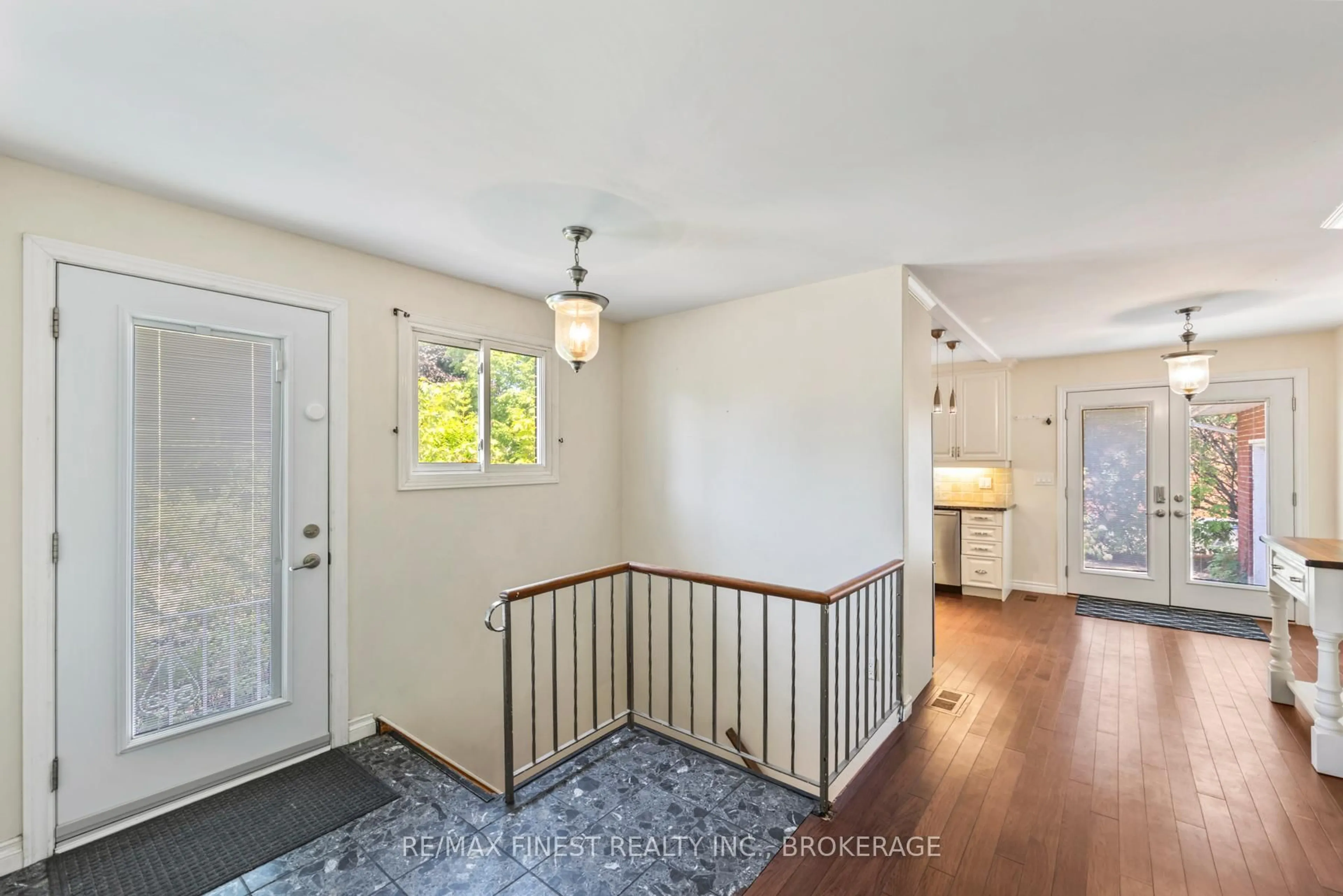 Indoor entryway for 5 MICHAEL GRASS Cres, Kingston Ontario K7M 2W2