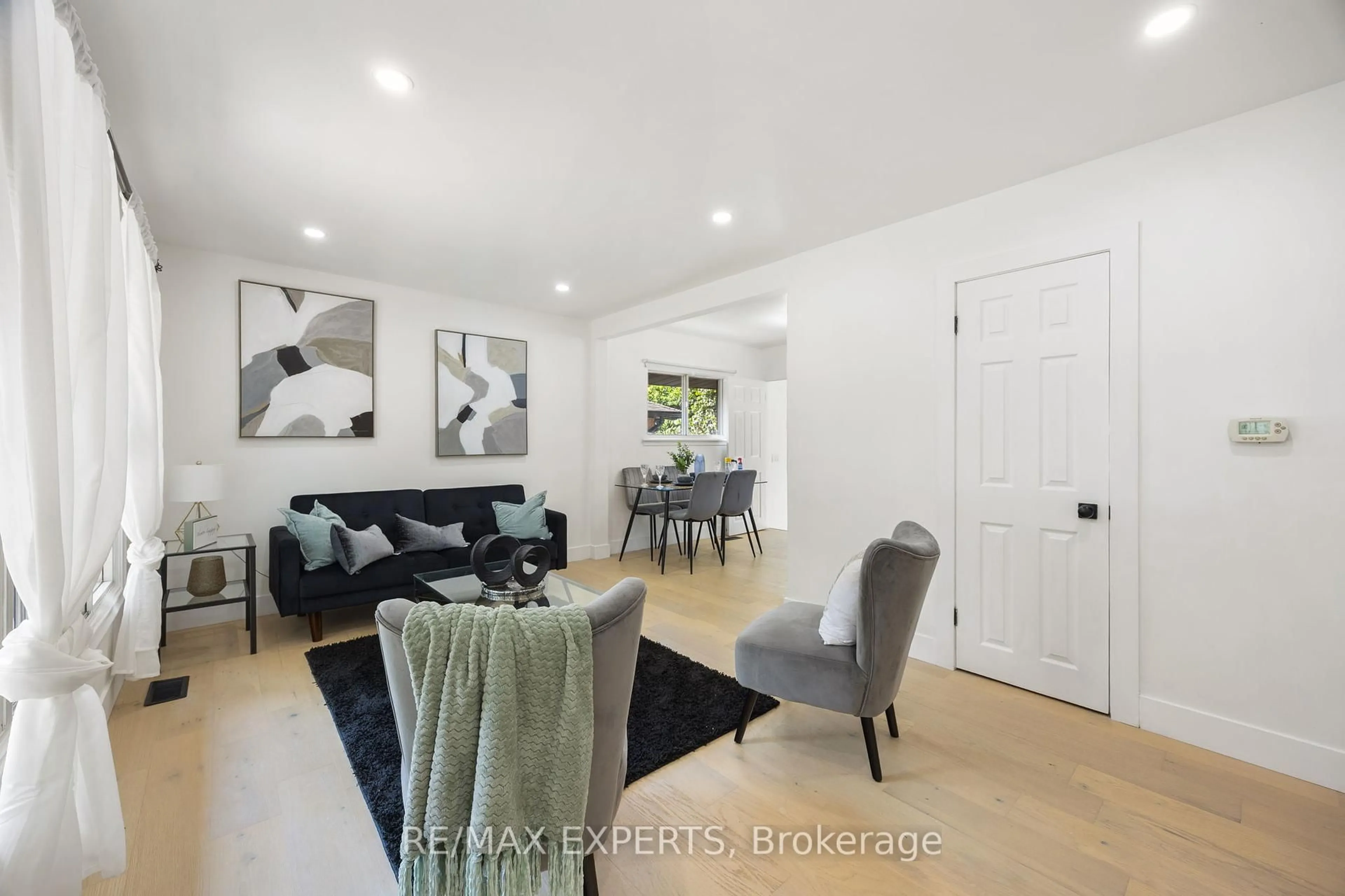 Living room with furniture, unknown for 154 Renfield St, Guelph Ontario N1E 4B2
