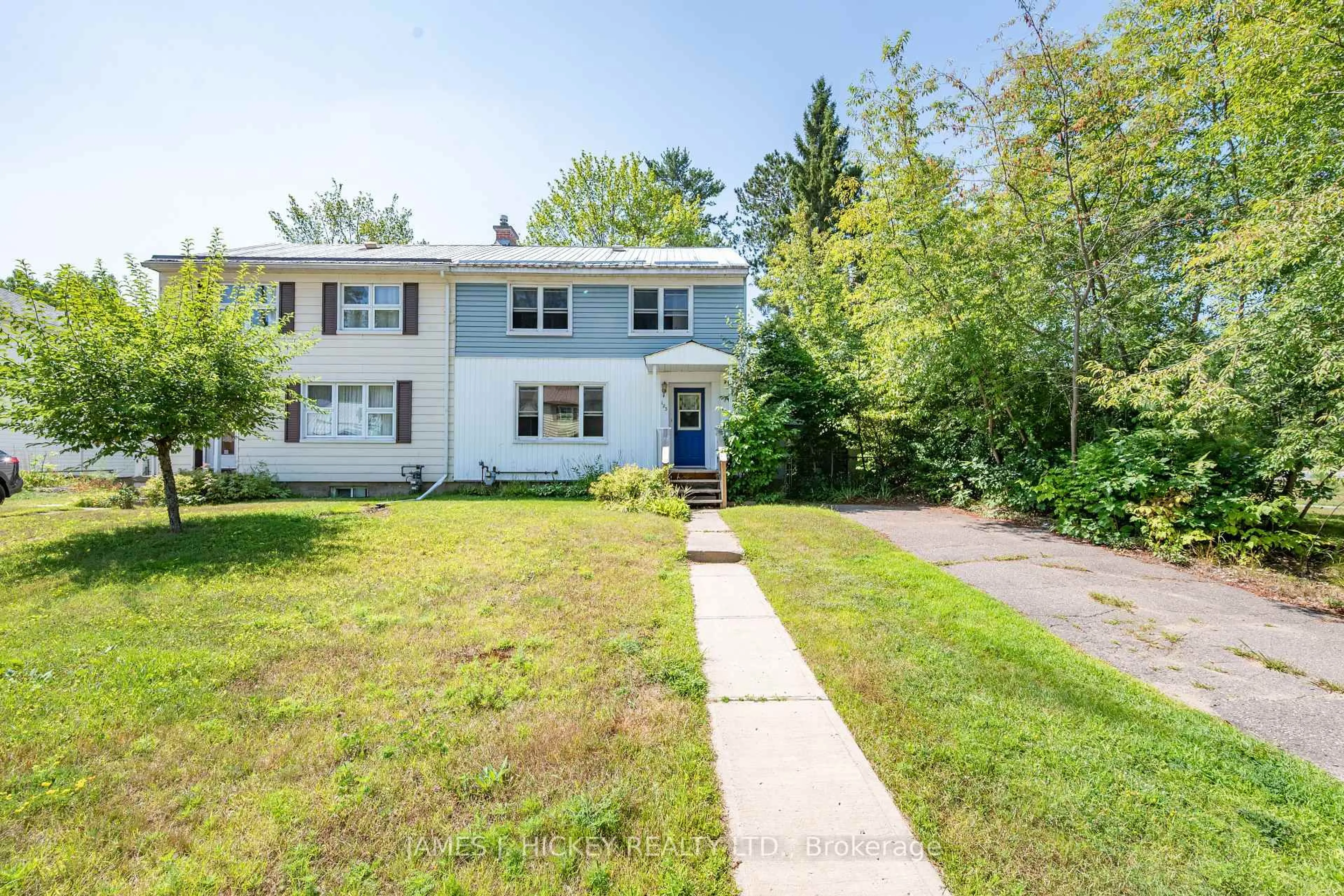 A pic from outside/outdoor area/front of a property/back of a property/a pic from drone, street for 123 Algonquin St, Deep River Ontario K0J 1P0