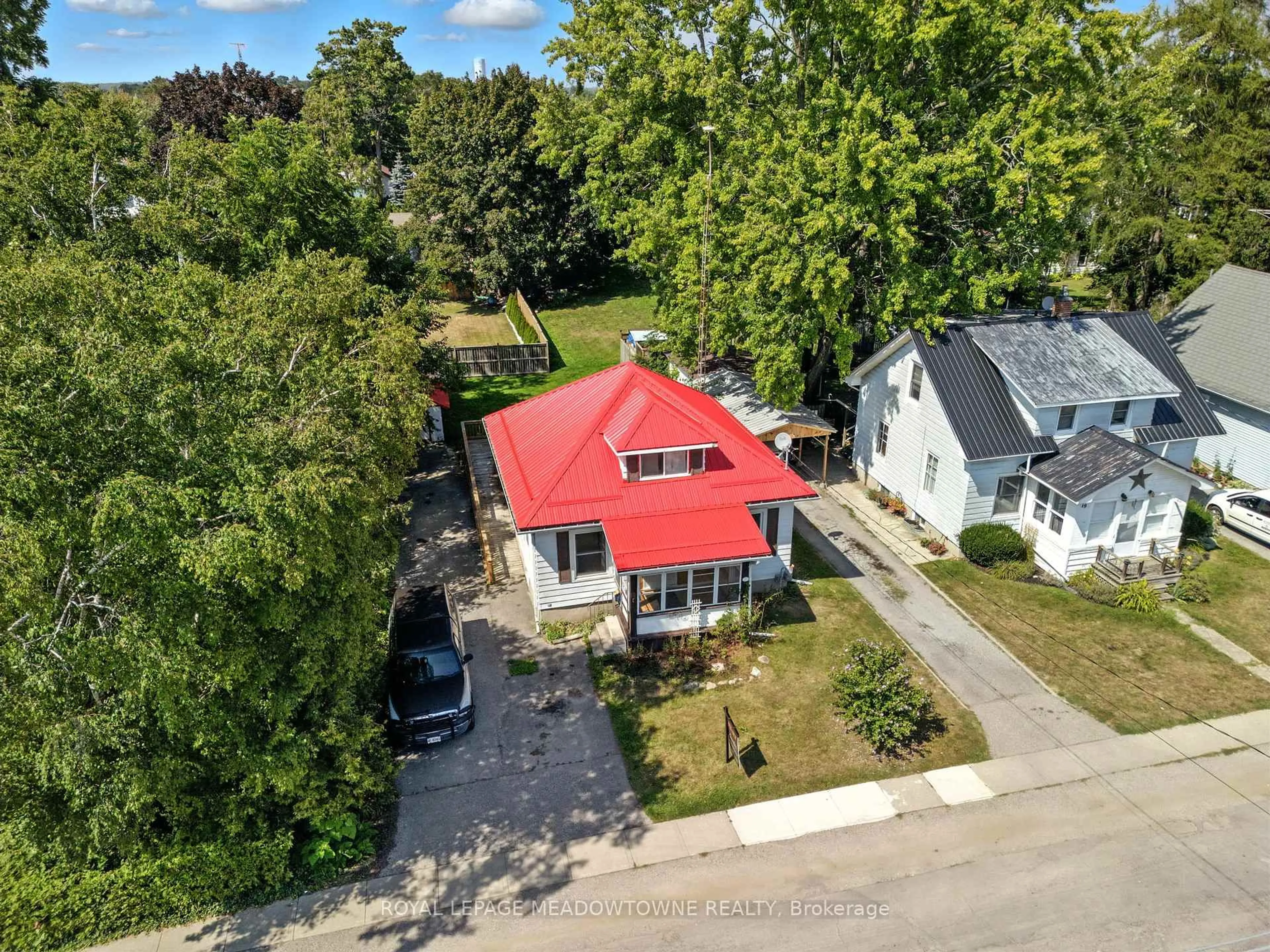 A pic from outside/outdoor area/front of a property/back of a property/a pic from drone, street for 15 Church St, Norfolk Ontario N0E 1Y0