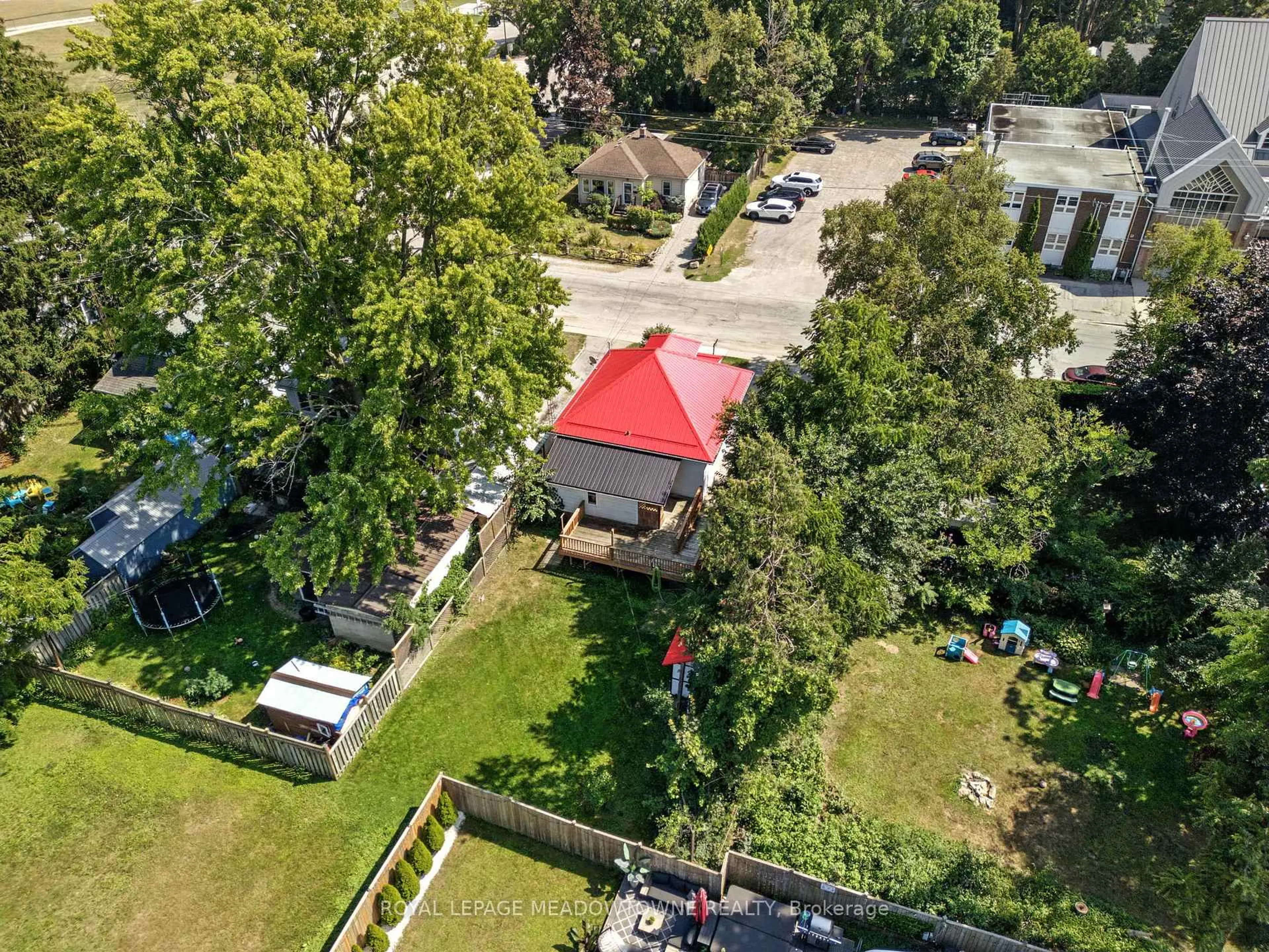 A pic from outside/outdoor area/front of a property/back of a property/a pic from drone, city buildings view from balcony for 15 Church St, Norfolk Ontario N0E 1Y0