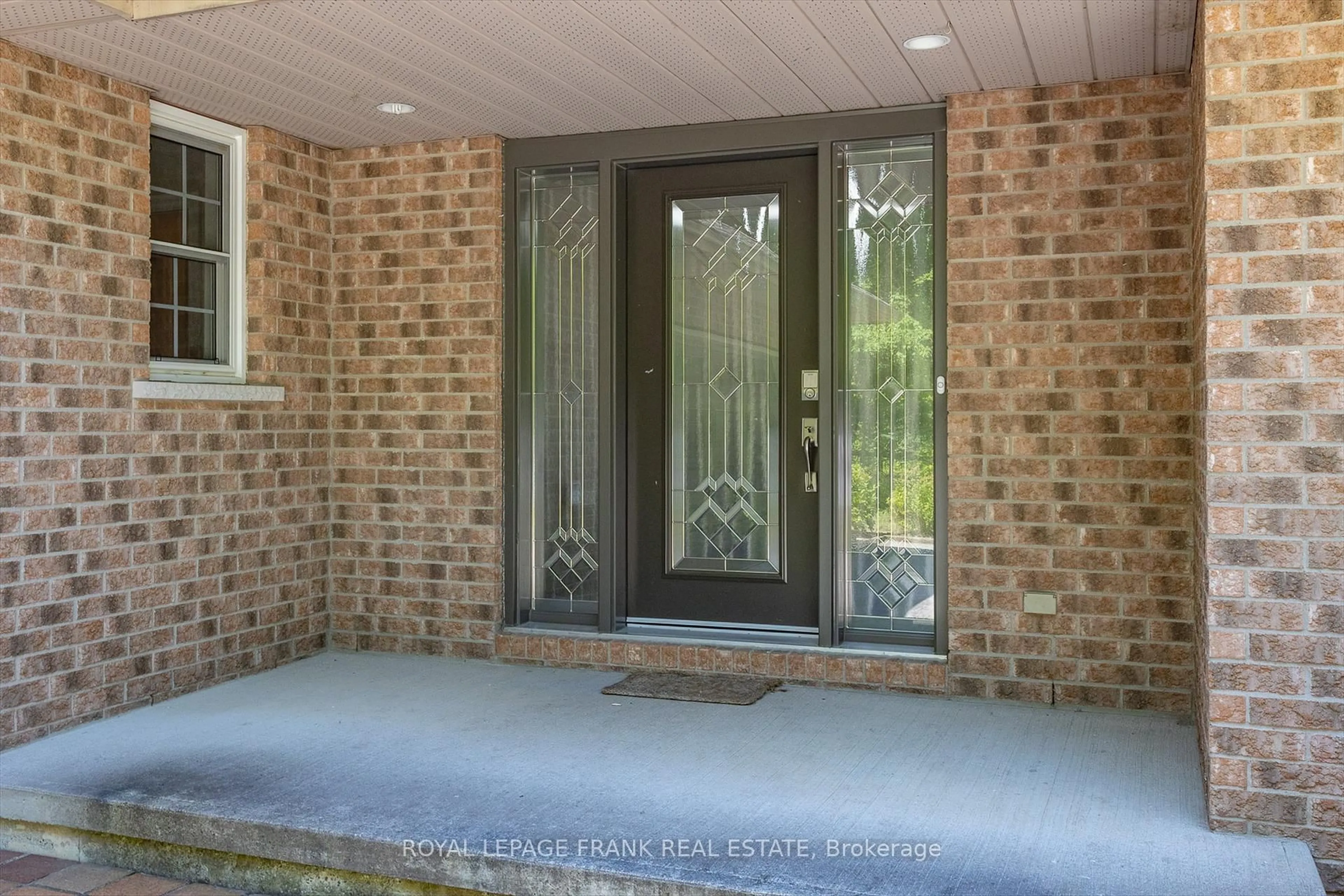 Indoor entryway for 24 Deer Ave, Cavan Monaghan Ontario L0A 1G0