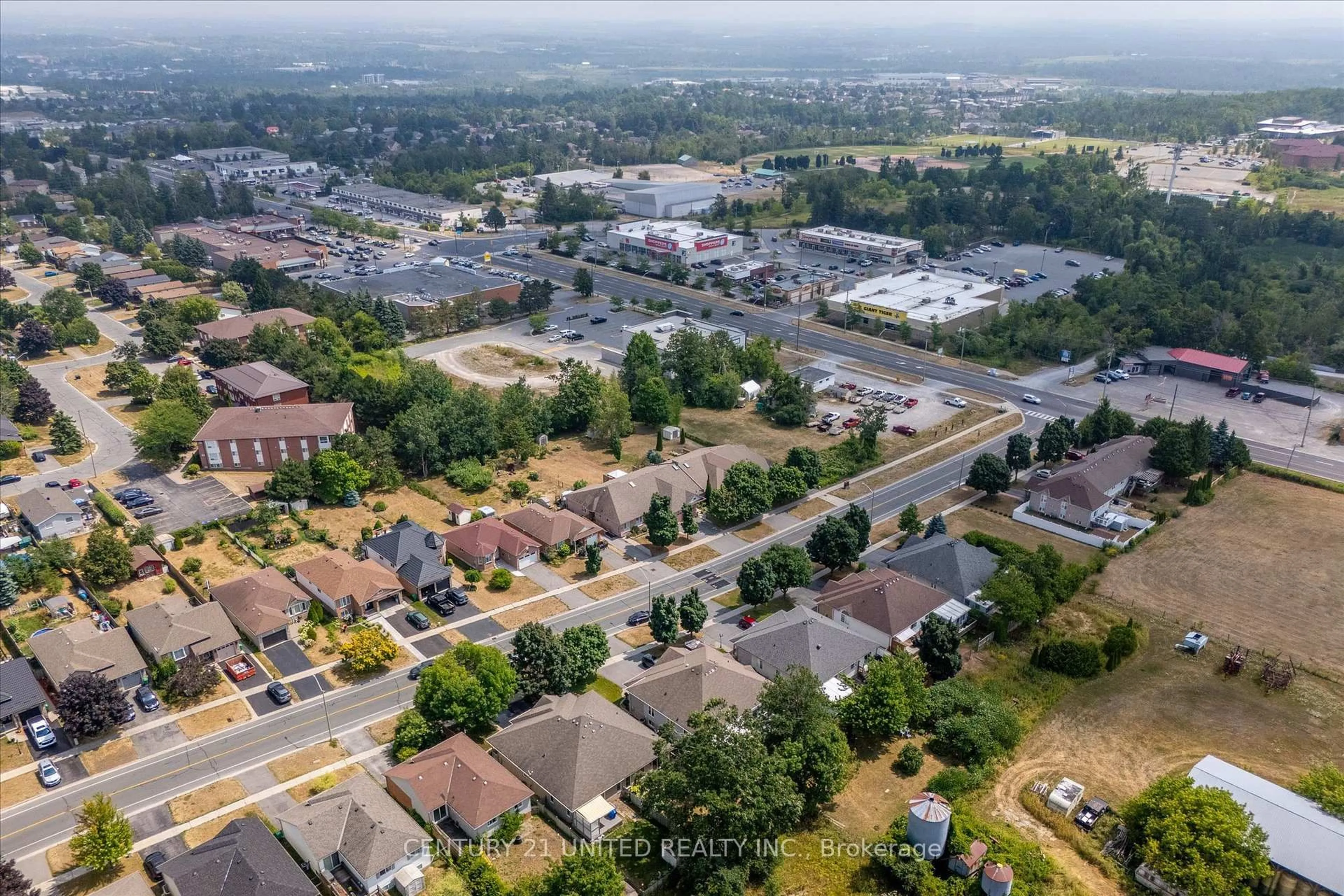 A pic from outside/outdoor area/front of a property/back of a property/a pic from drone, street for 3033 Westridge Blvd, Peterborough West Ontario K9K 2K5