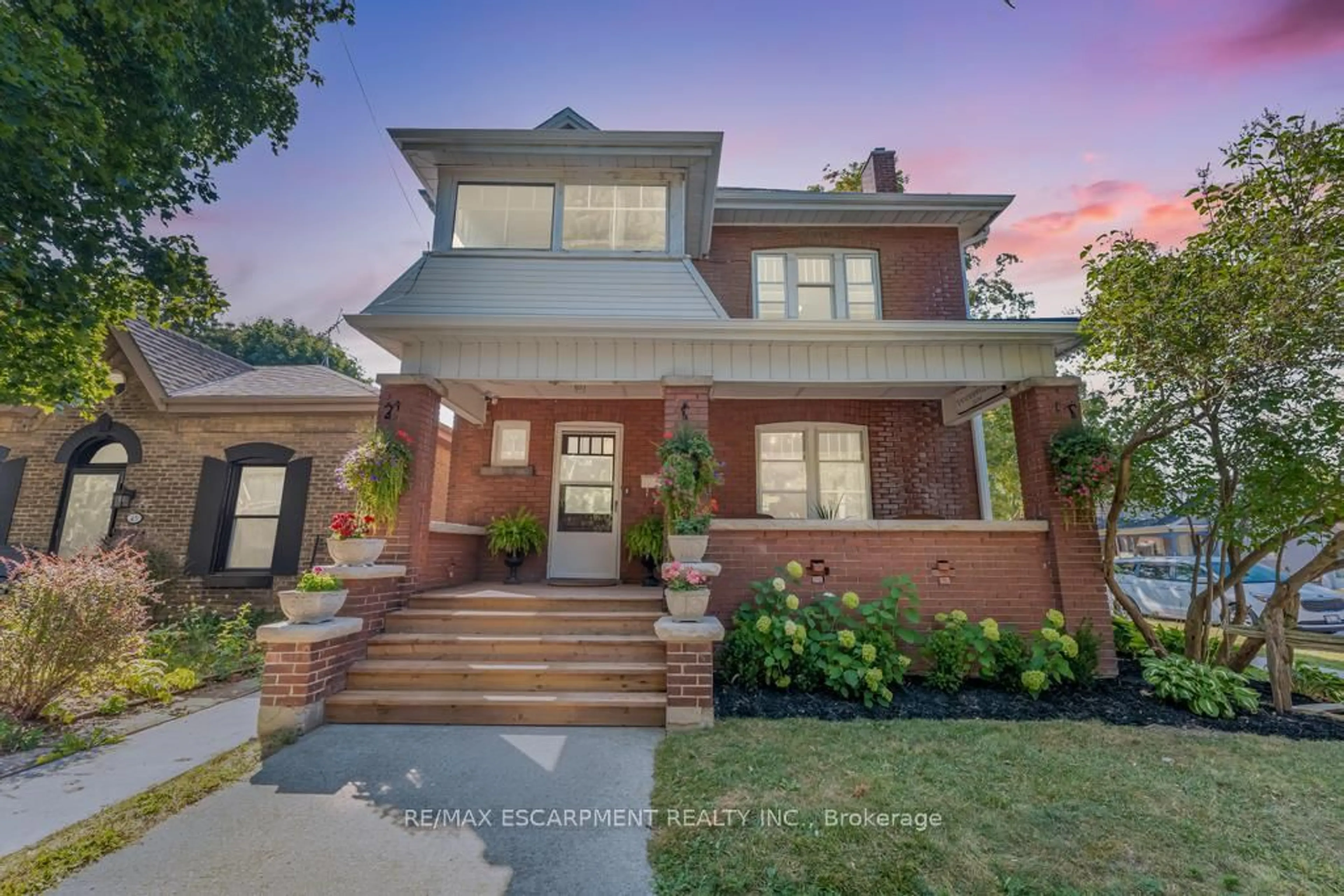 Home with brick exterior material, street for 47 EAGLE Ave, Brantford Ontario N3S 1Z1