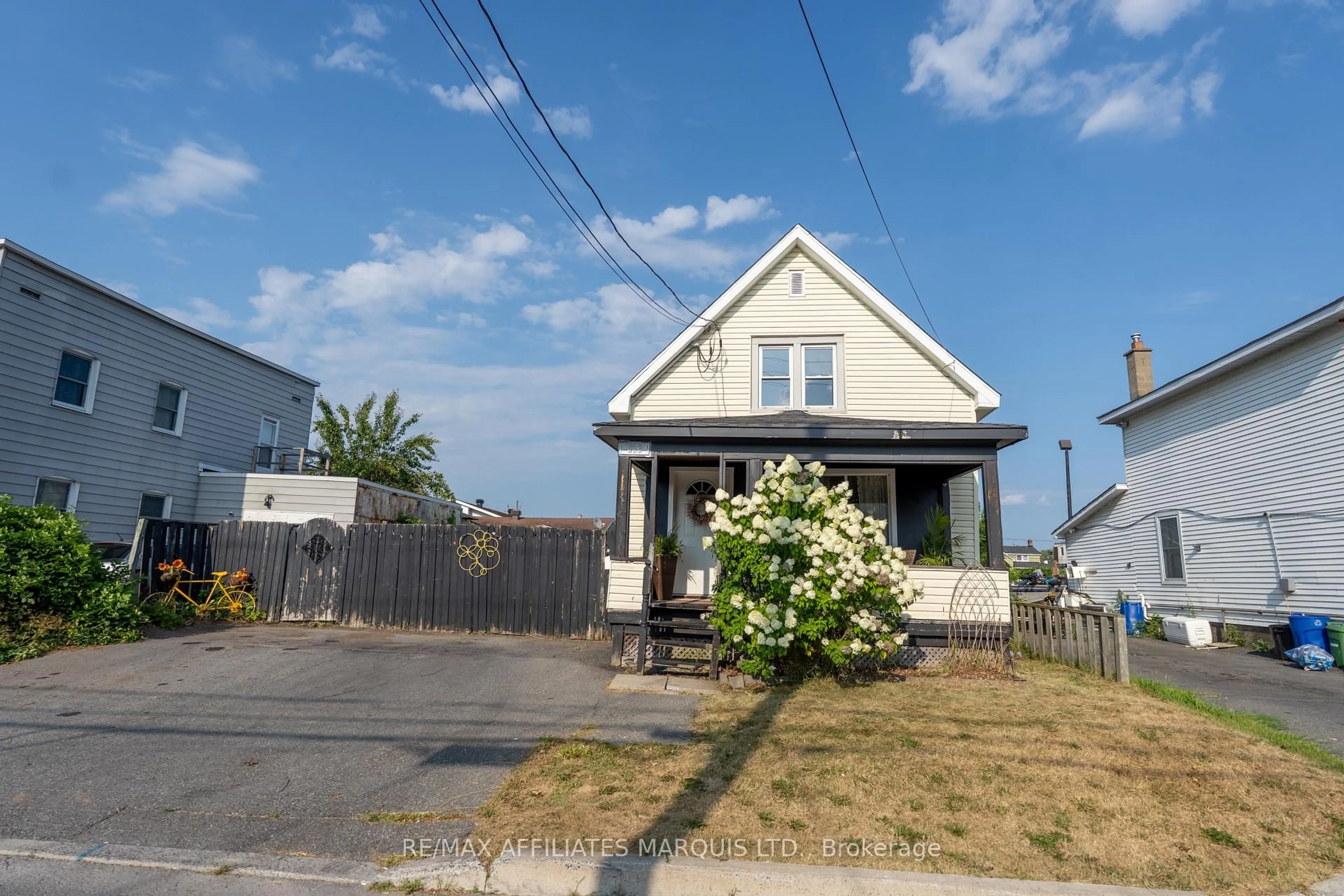 A pic from outside/outdoor area/front of a property/back of a property/a pic from drone, street for 633 Augustus St, Cornwall Ontario K6J 3X2