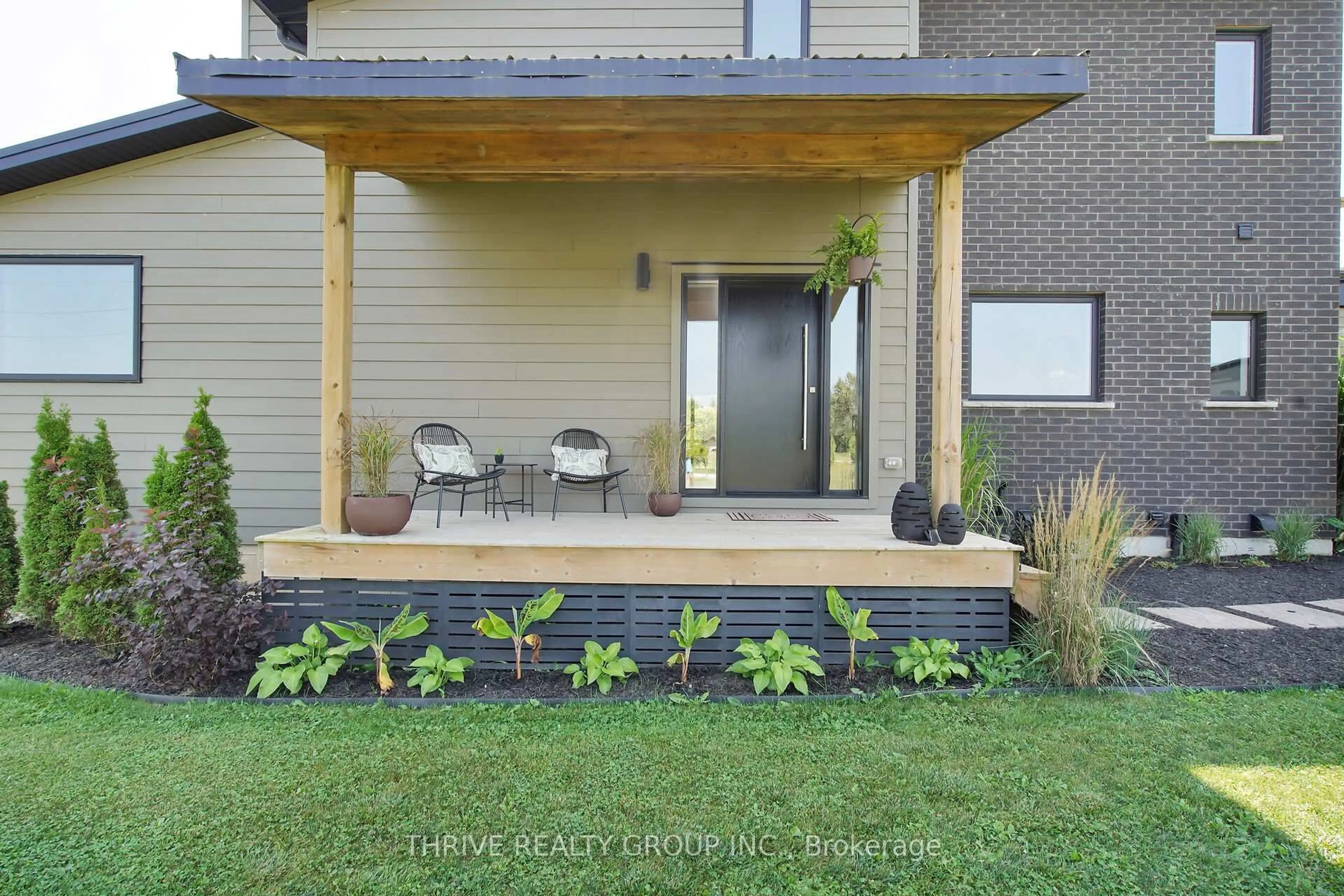 Patio, street for 36333 Talbot Line, Southwold Ontario N0L 2E0