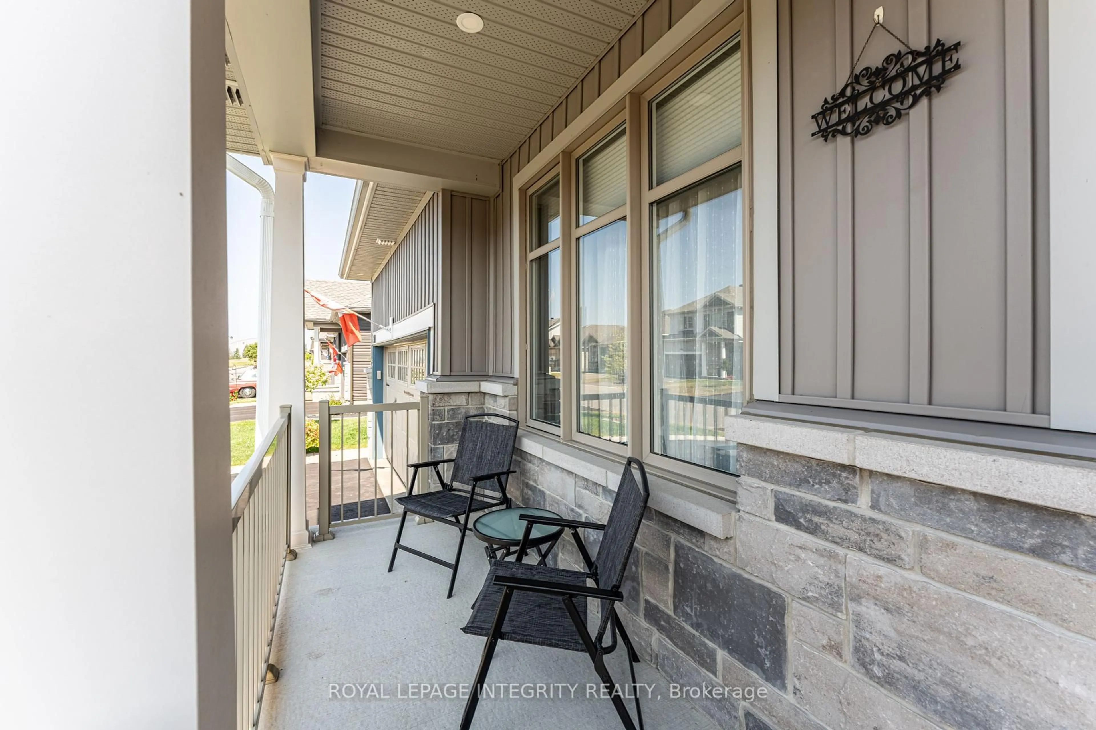 Patio, street for 258 Rue De L'Etang St, Clarence-Rockland Ontario K4K 0K1