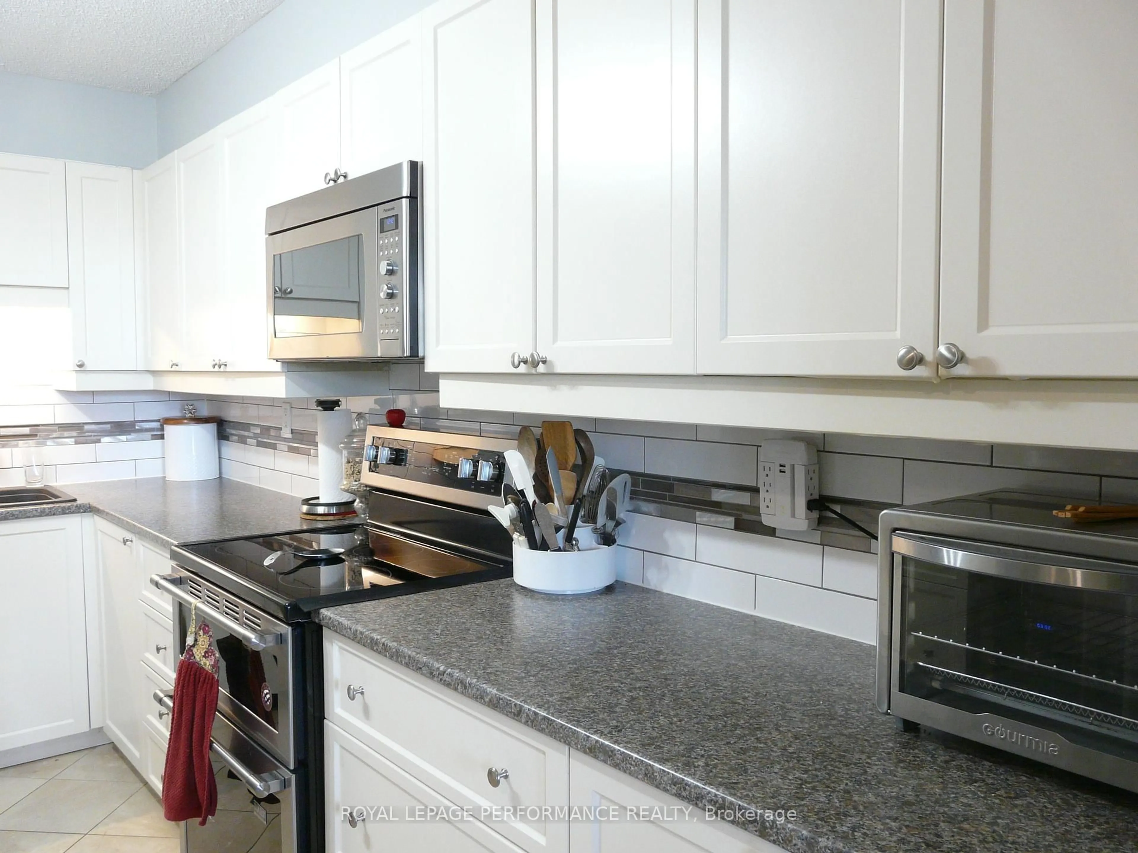 Unknown for 200 Lafontaine Ave #404, Ottawa Ontario K1L 8K8