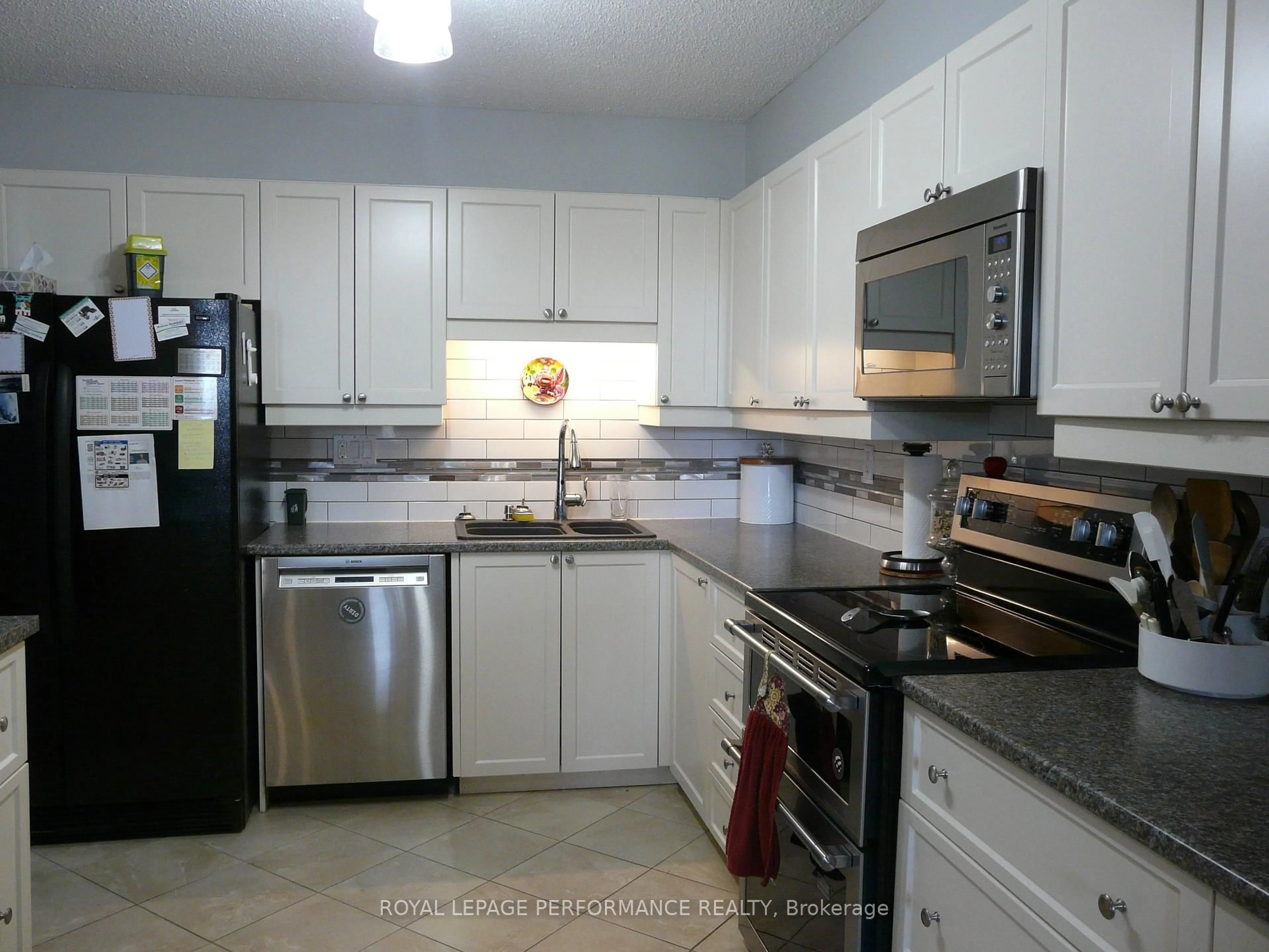 Standard kitchen, unknown for 200 Lafontaine Ave #404, Ottawa Ontario K1L 8K8
