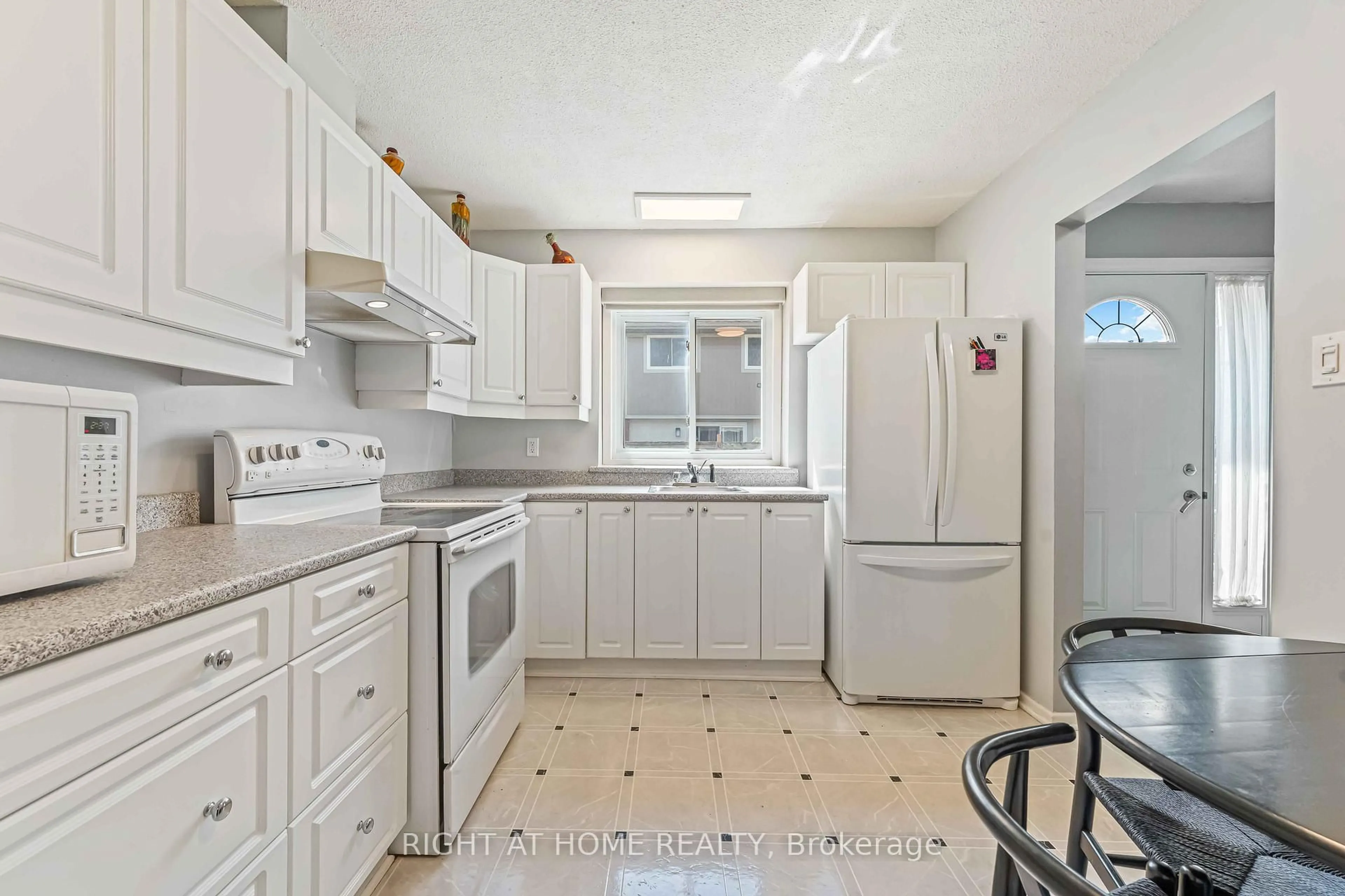 Standard kitchen, ceramic/tile floor for 481E Moodie Dr, Ottawa Ontario K2H 8T7