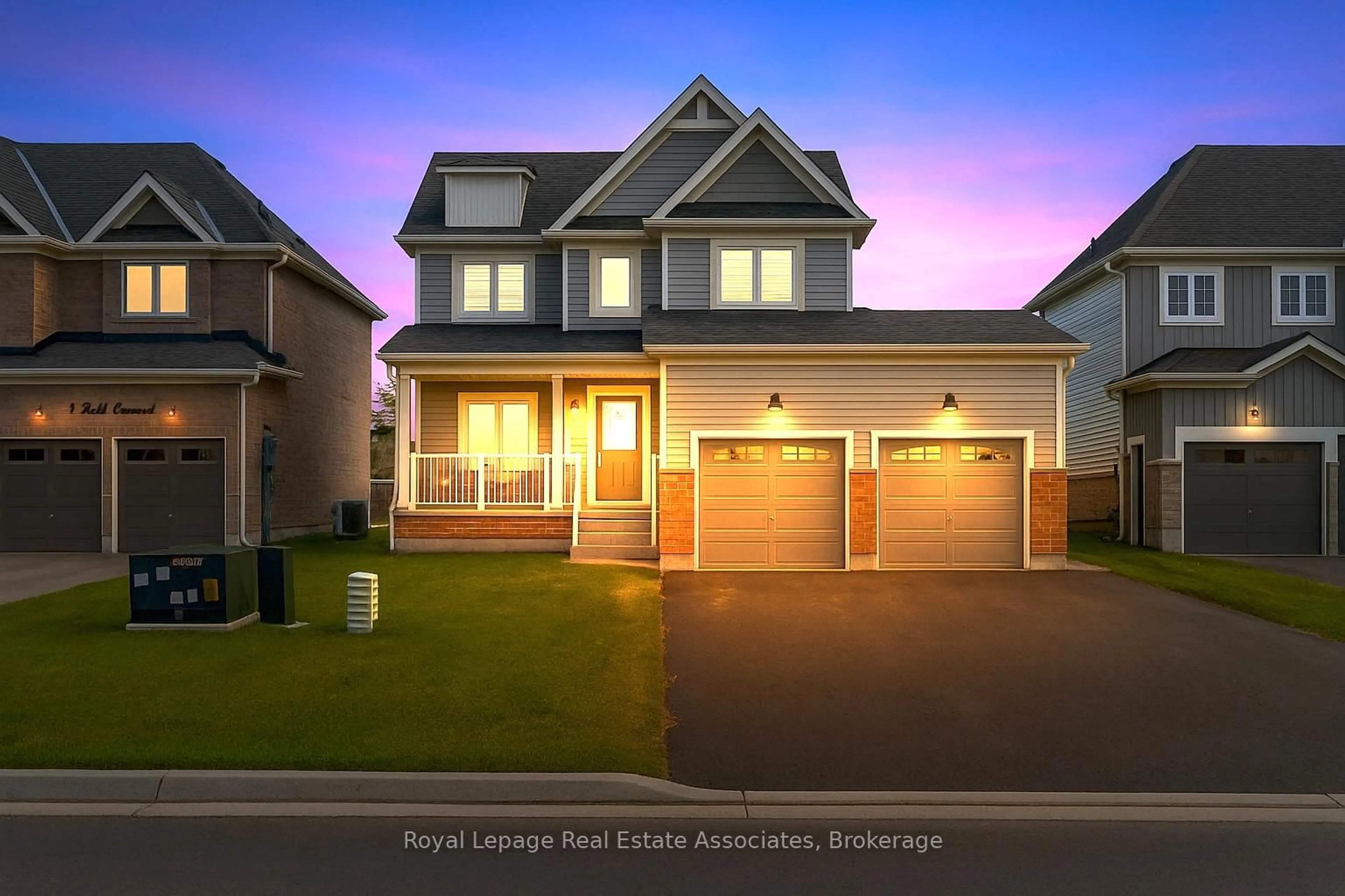 Home with vinyl exterior material, street for 3 Todd Cres, Southgate Ontario N0C 1B0