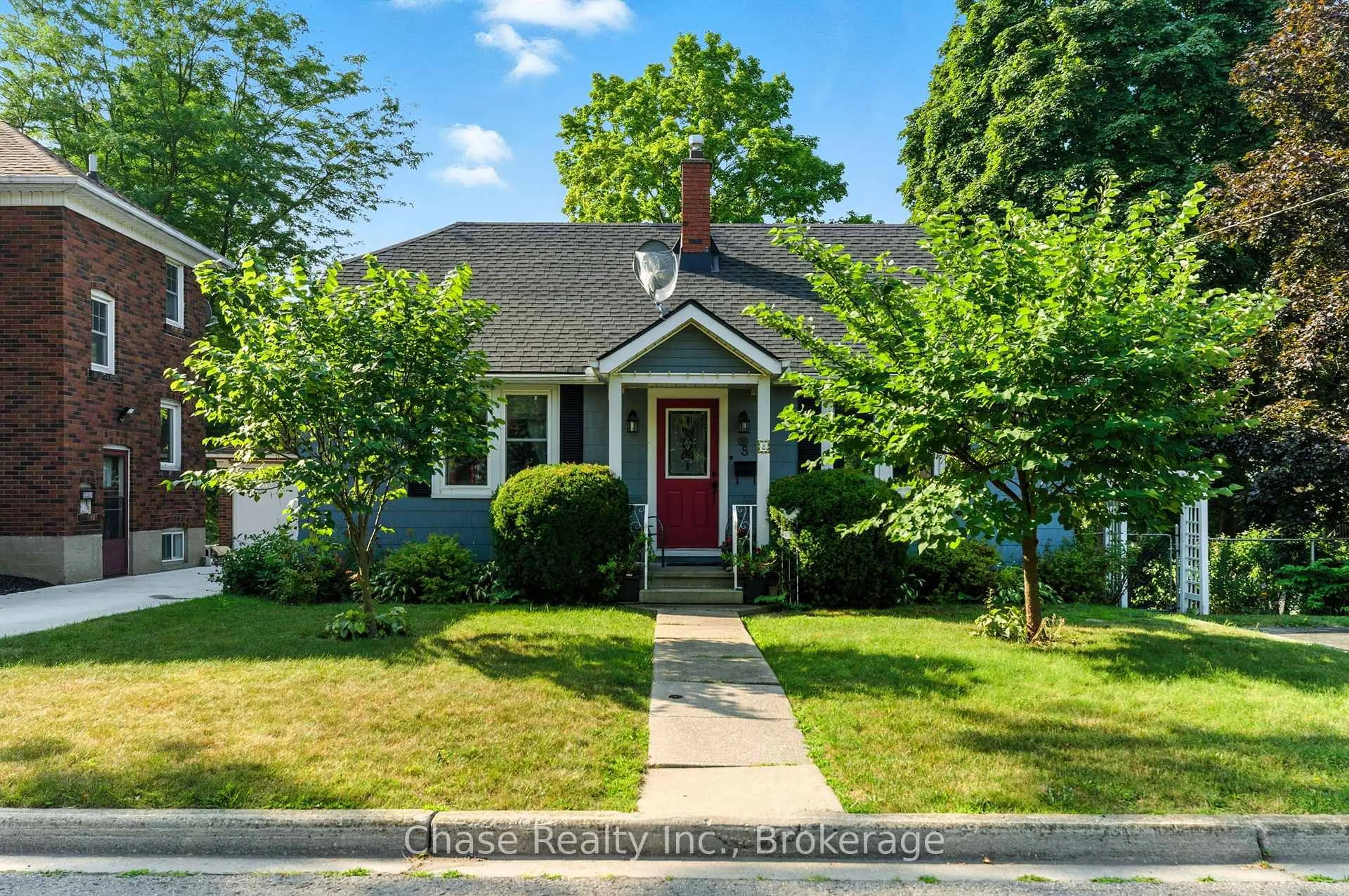Unknown for 8 Groff St, Norfolk Ontario N3Y 1R3