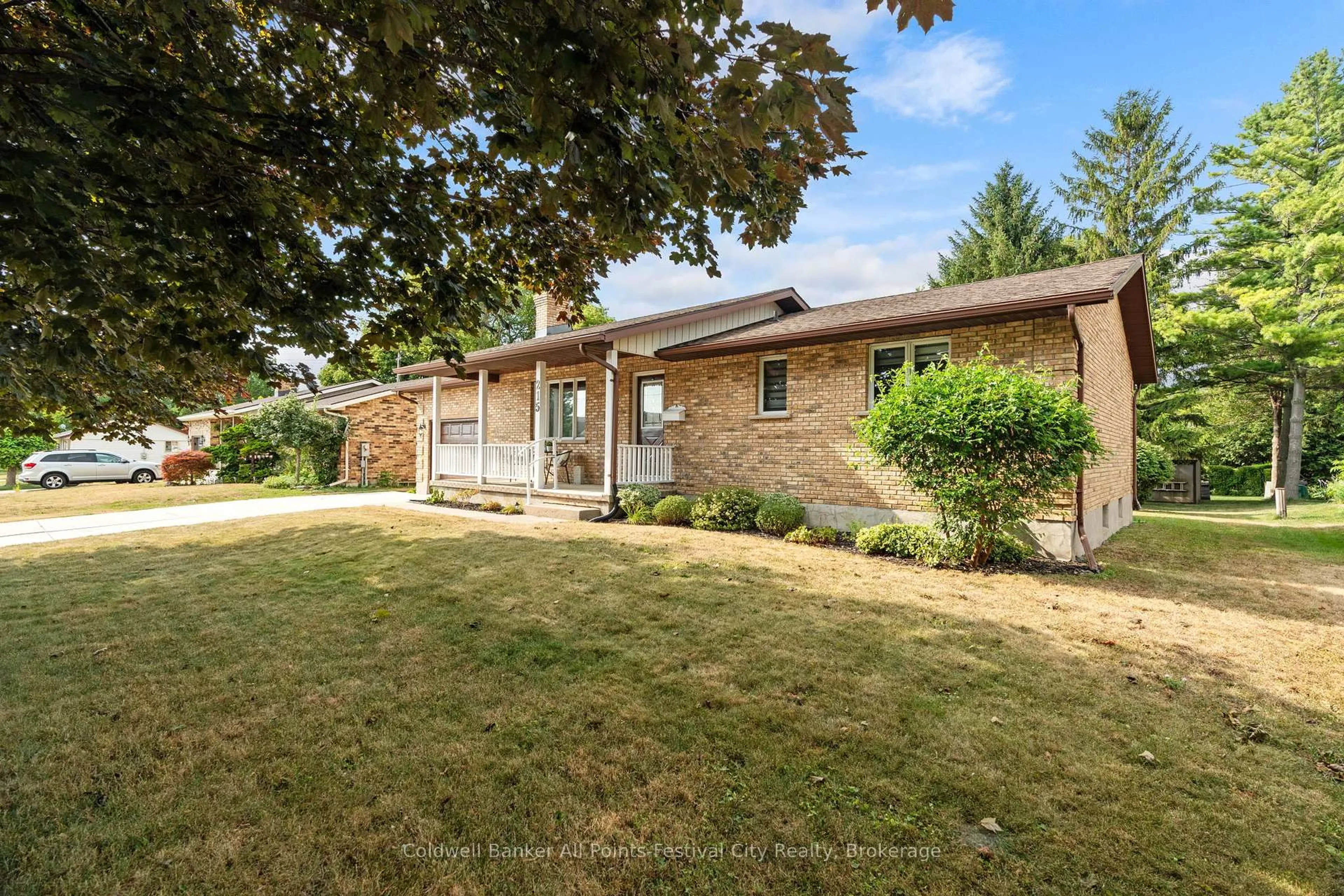 Unknown for 215 Bennett St, Goderich Ontario N7A 1A8