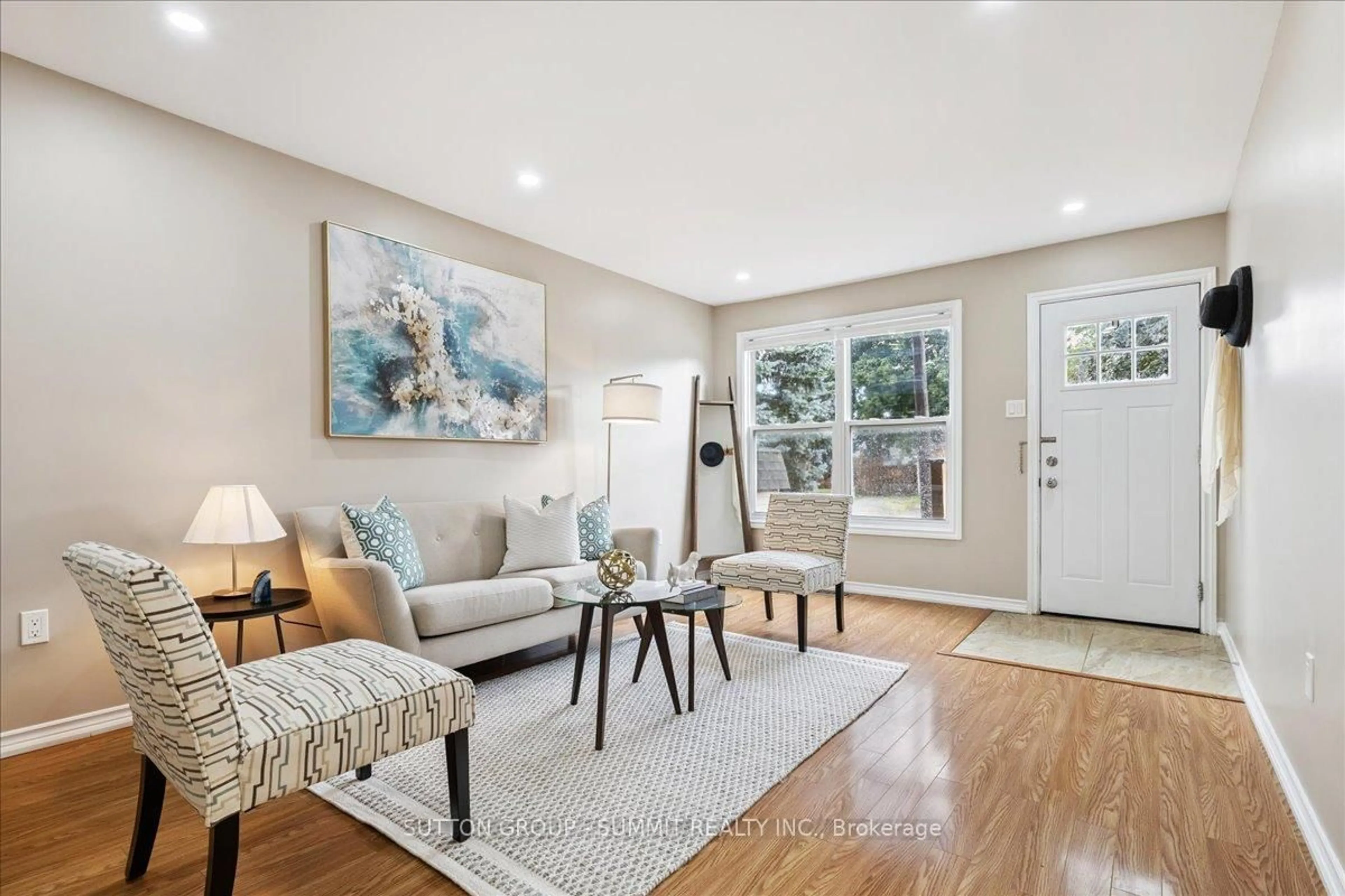 Living room with furniture, unknown for 229 East 12th St, Hamilton Ontario L9A 3X5