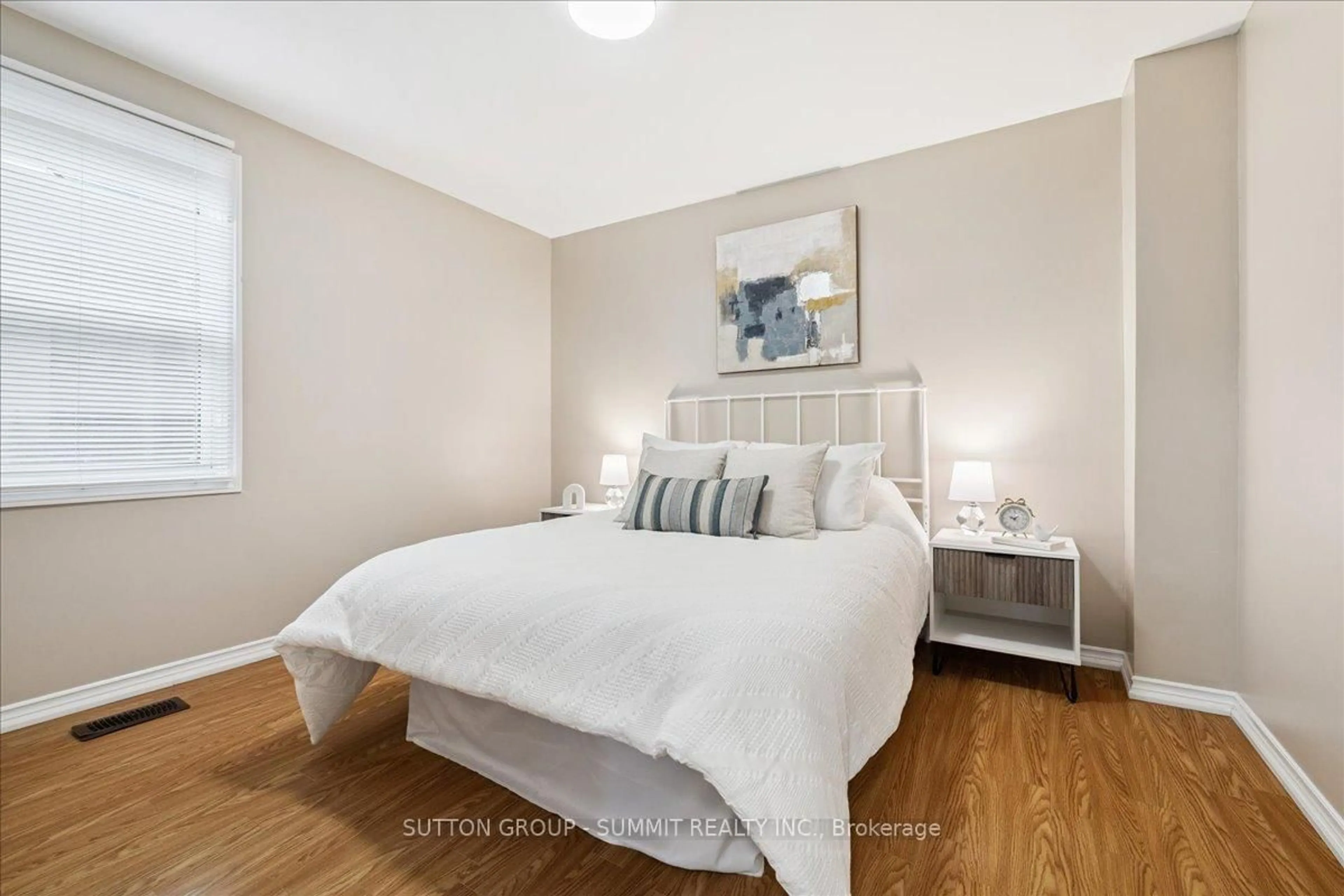 Bedroom with bed, unknown for 229 East 12th St, Hamilton Ontario L9A 3X5