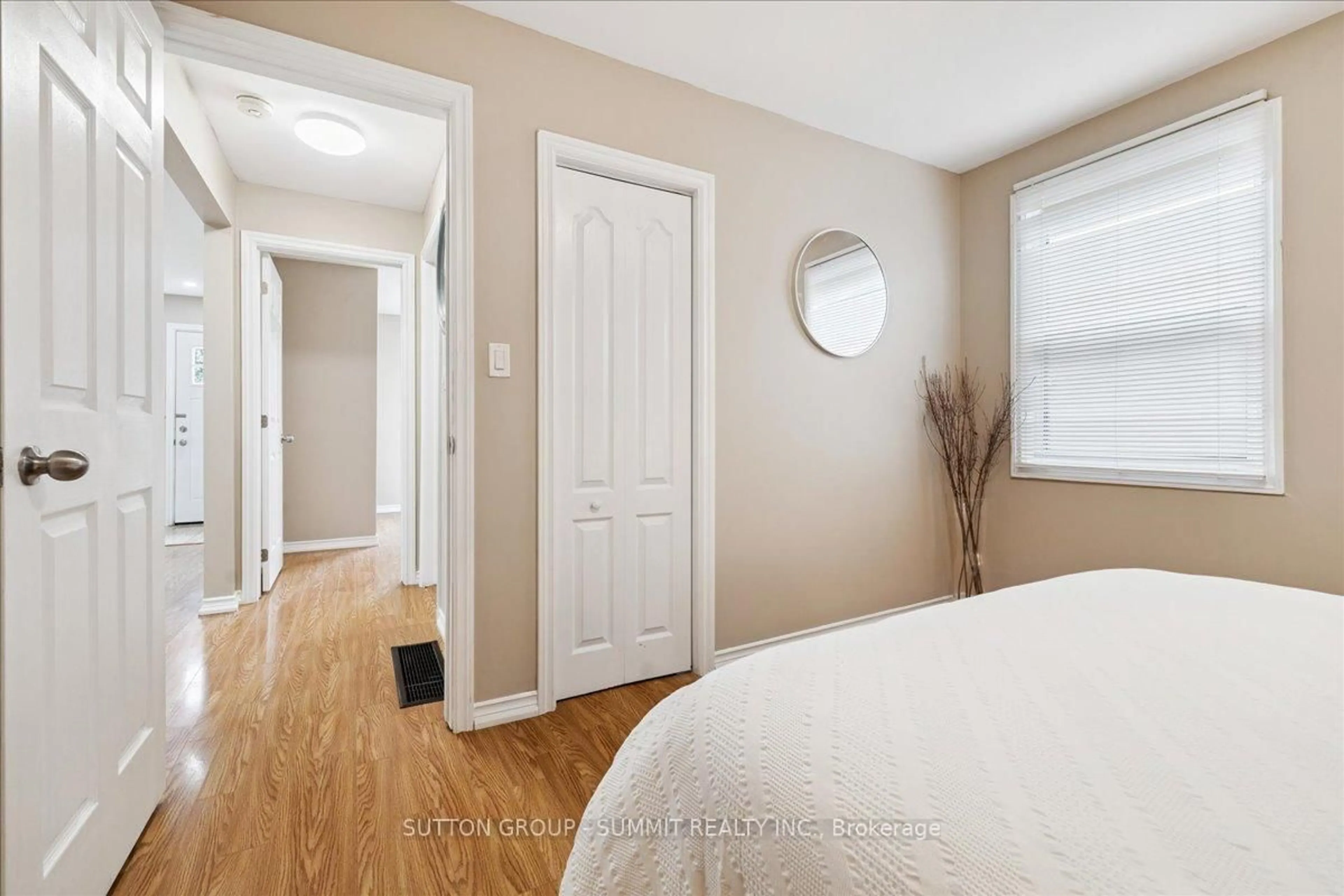 A pic of a room for 229 East 12th St, Hamilton Ontario L9A 3X5