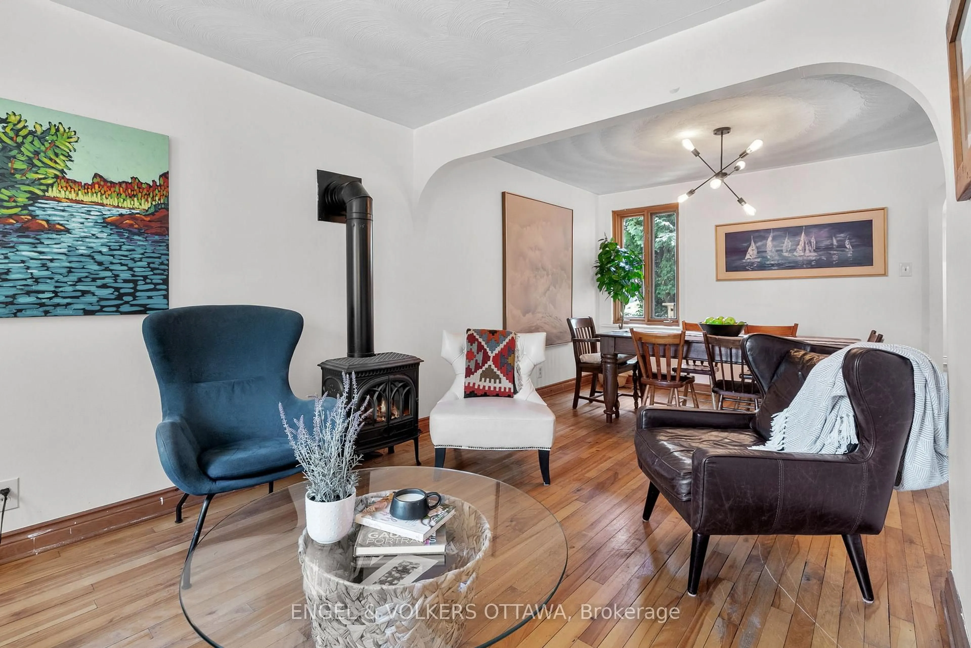 Living room with furniture, unknown for 26 Pansy Ave, Ottawa Ontario K1S 2W6