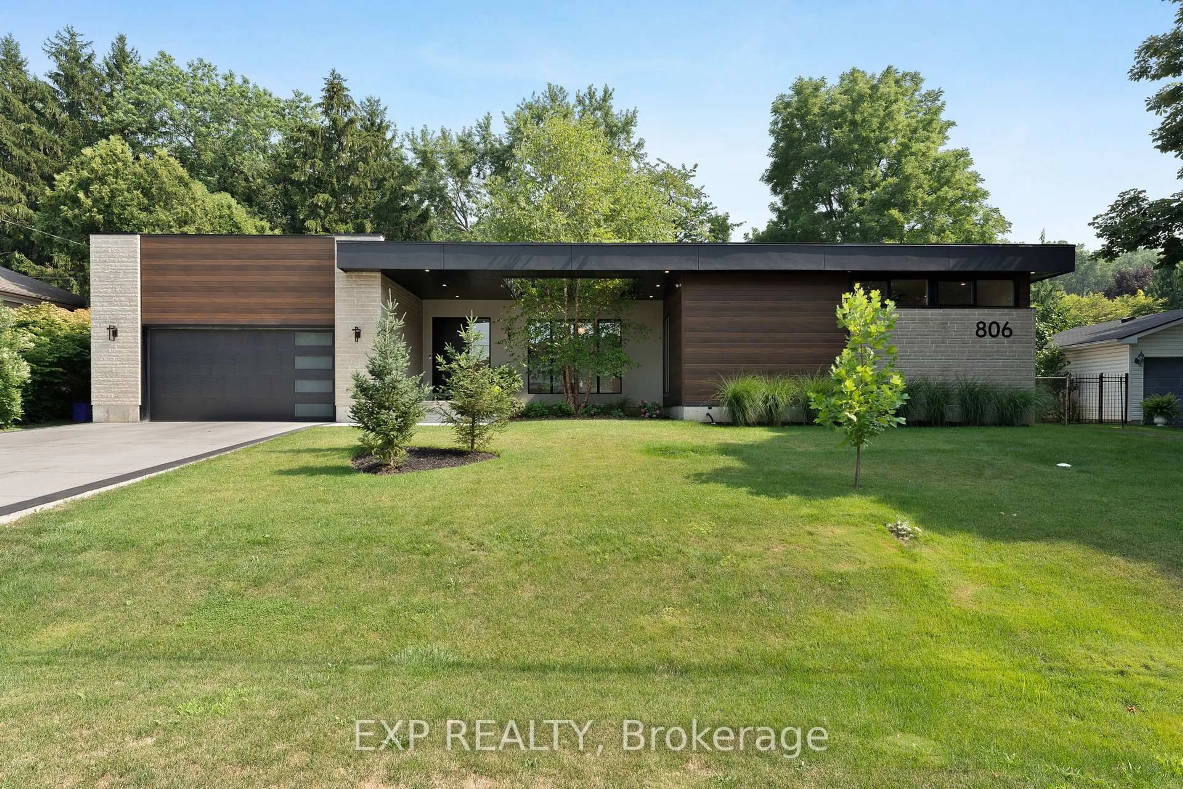 Unknown for 806 Alexander Rd, Hamilton Ontario L9G 3E9