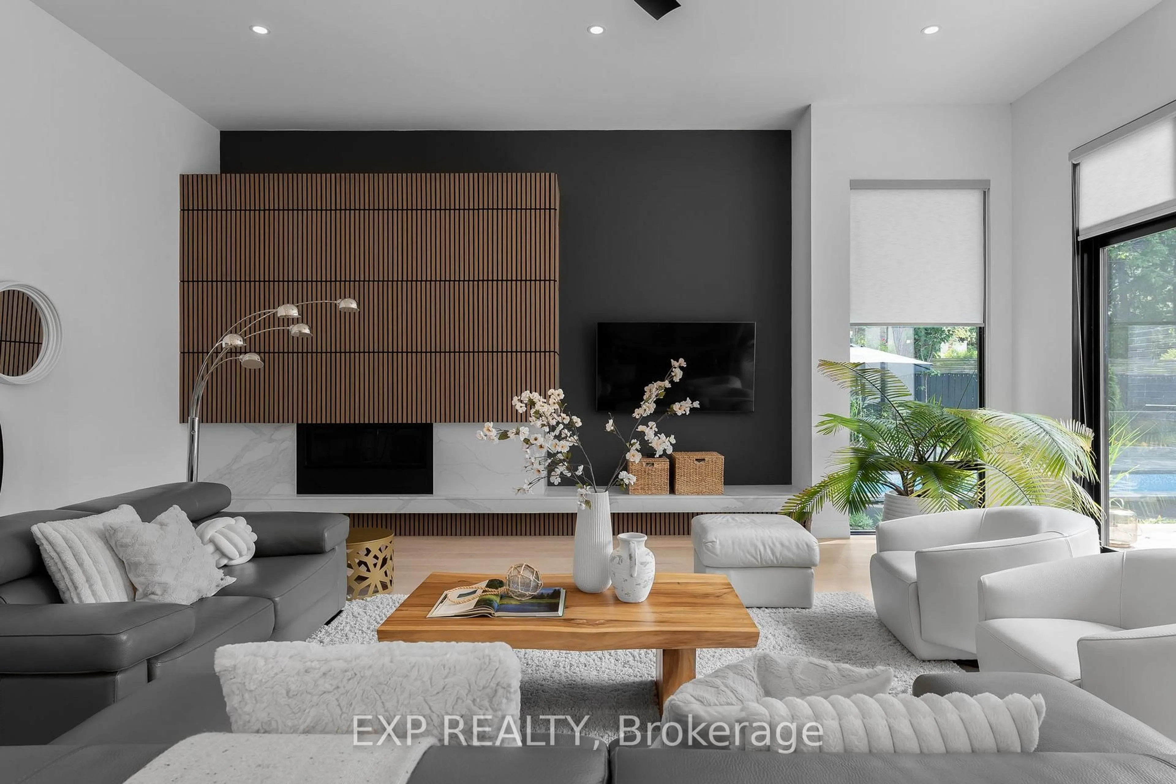 Living room with furniture, unknown for 806 Alexander Rd, Hamilton Ontario L9G 3E9