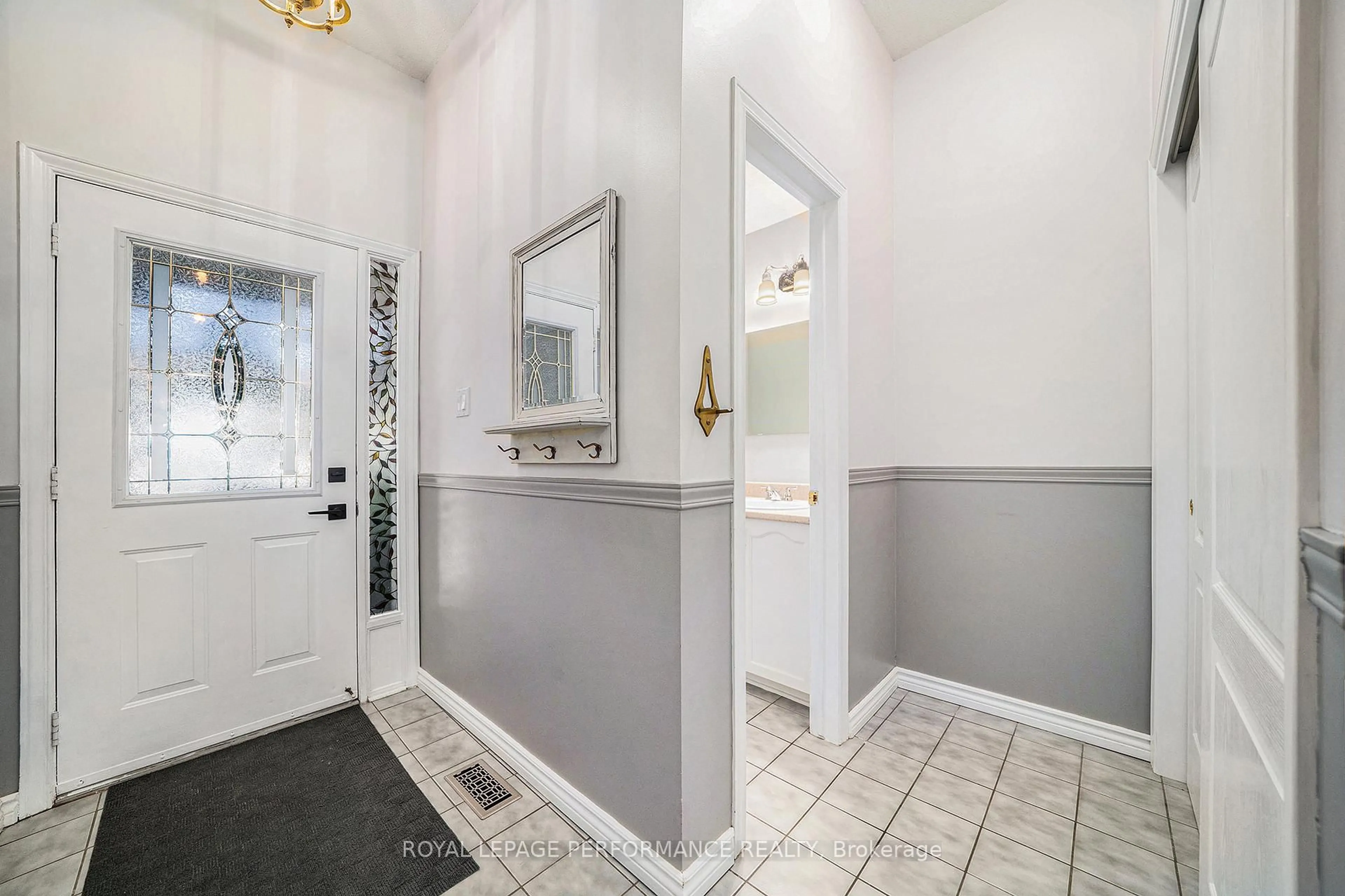 Indoor entryway for 37 Willwood Cres, Ottawa Ontario K2J 4B2
