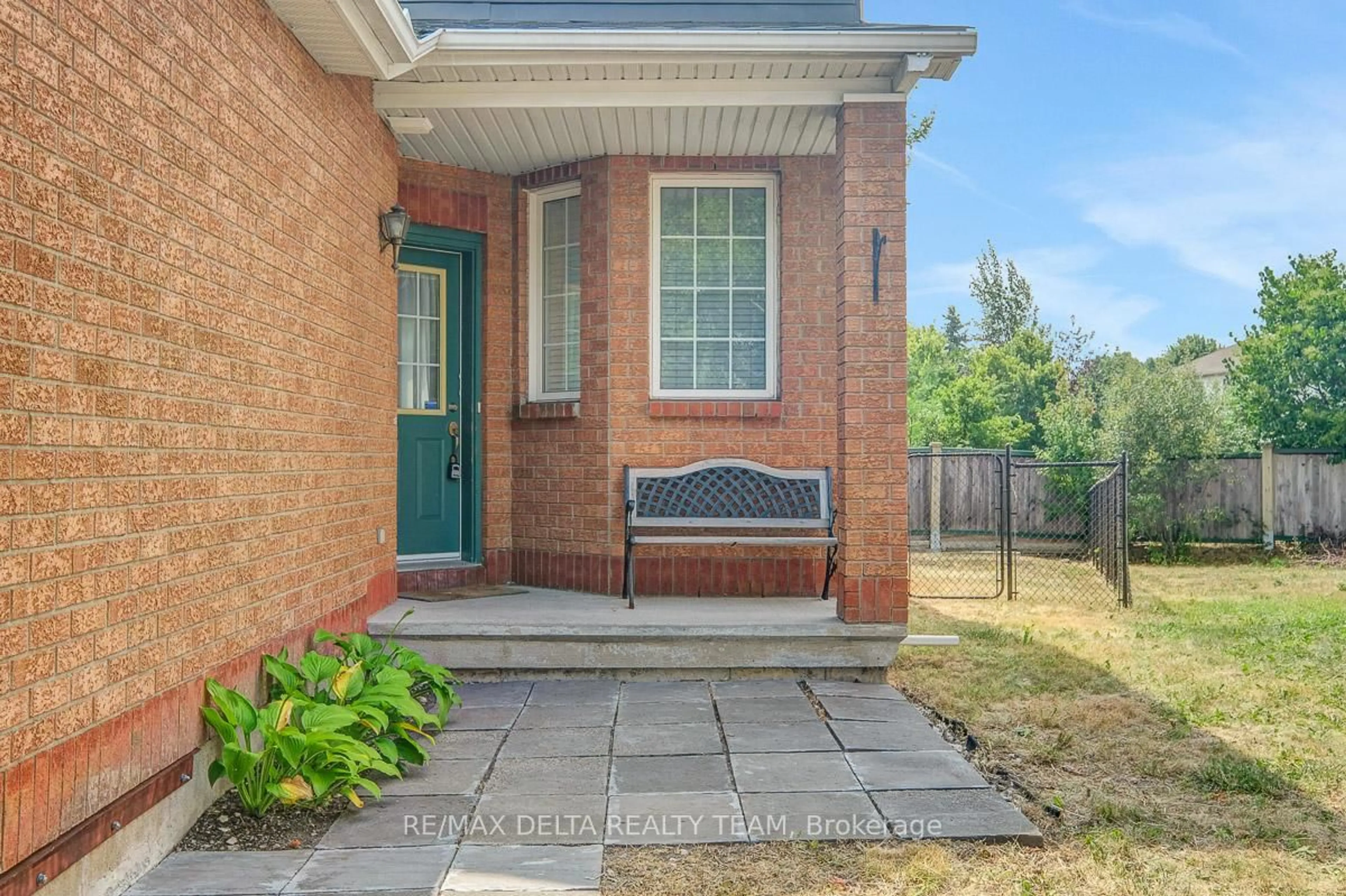 Unknown for 211 Duntroon Circ, Ottawa Ontario K1T 4C9