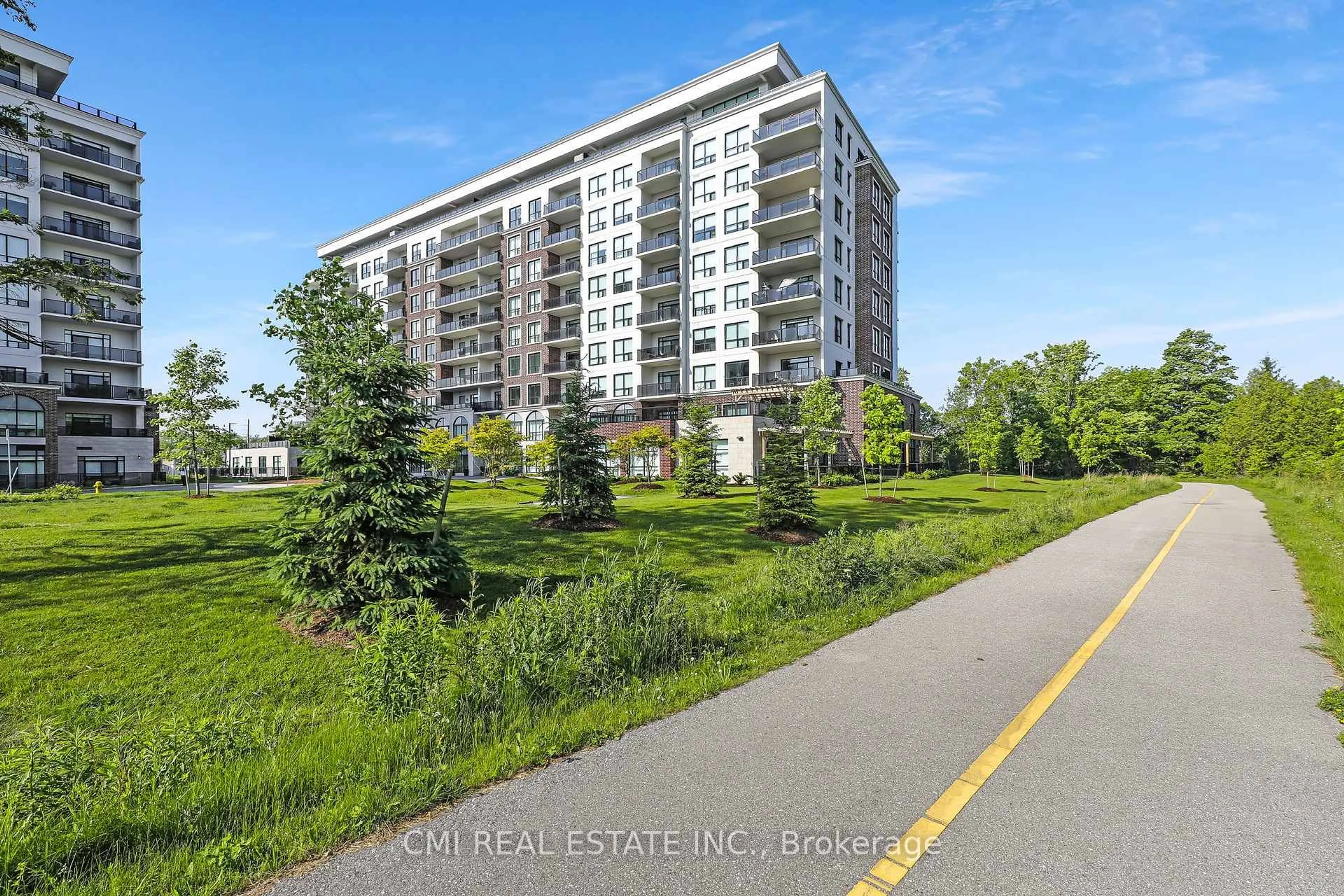 A pic from outside/outdoor area/front of a property/back of a property/a pic from drone, street for 460 Callaway Rd #111, London North Ontario N6G 0Z2