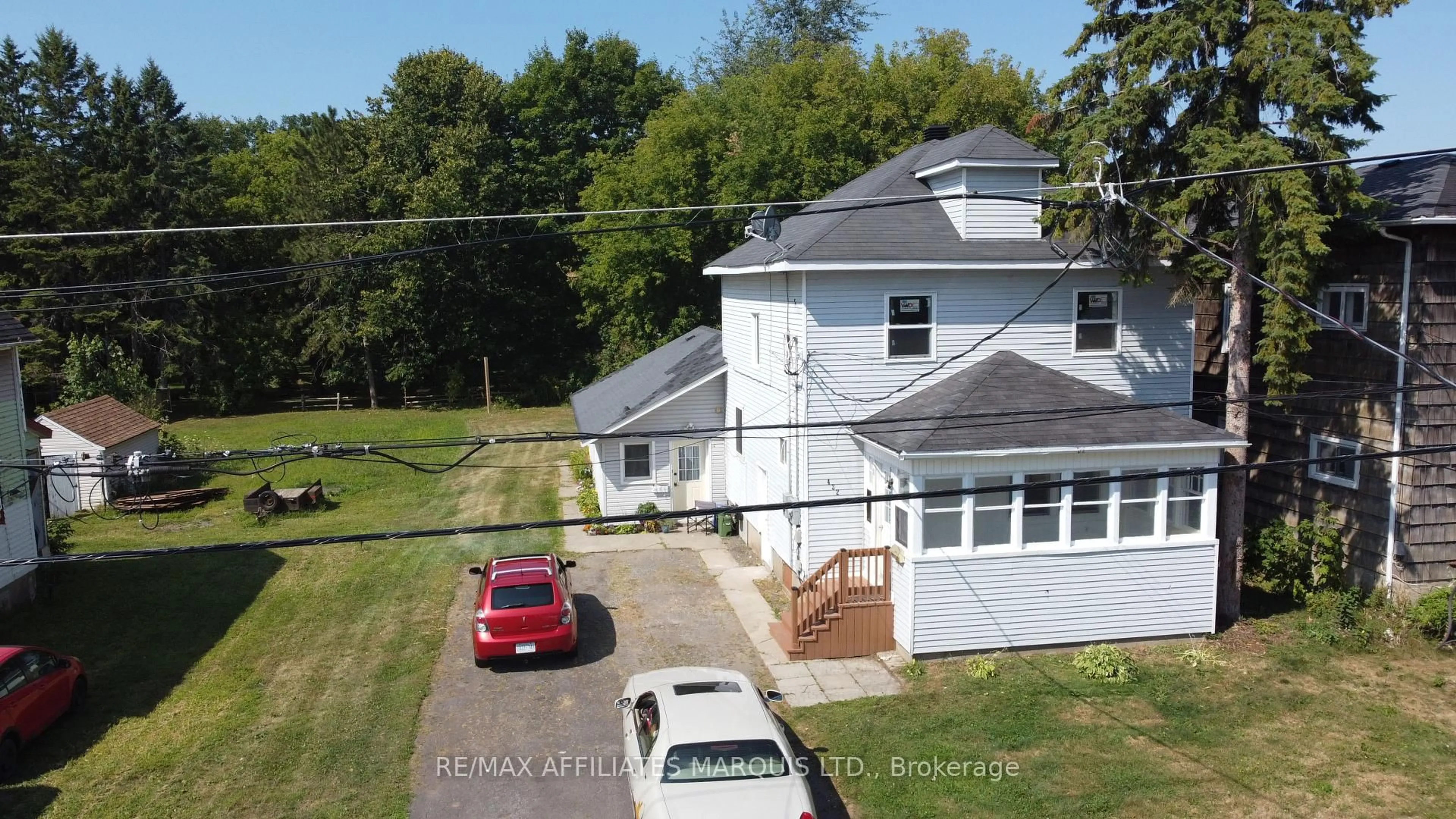 A pic from outside/outdoor area/front of a property/back of a property/a pic from drone, street for 432 Adolphus St, Cornwall Ontario K6H 3S9