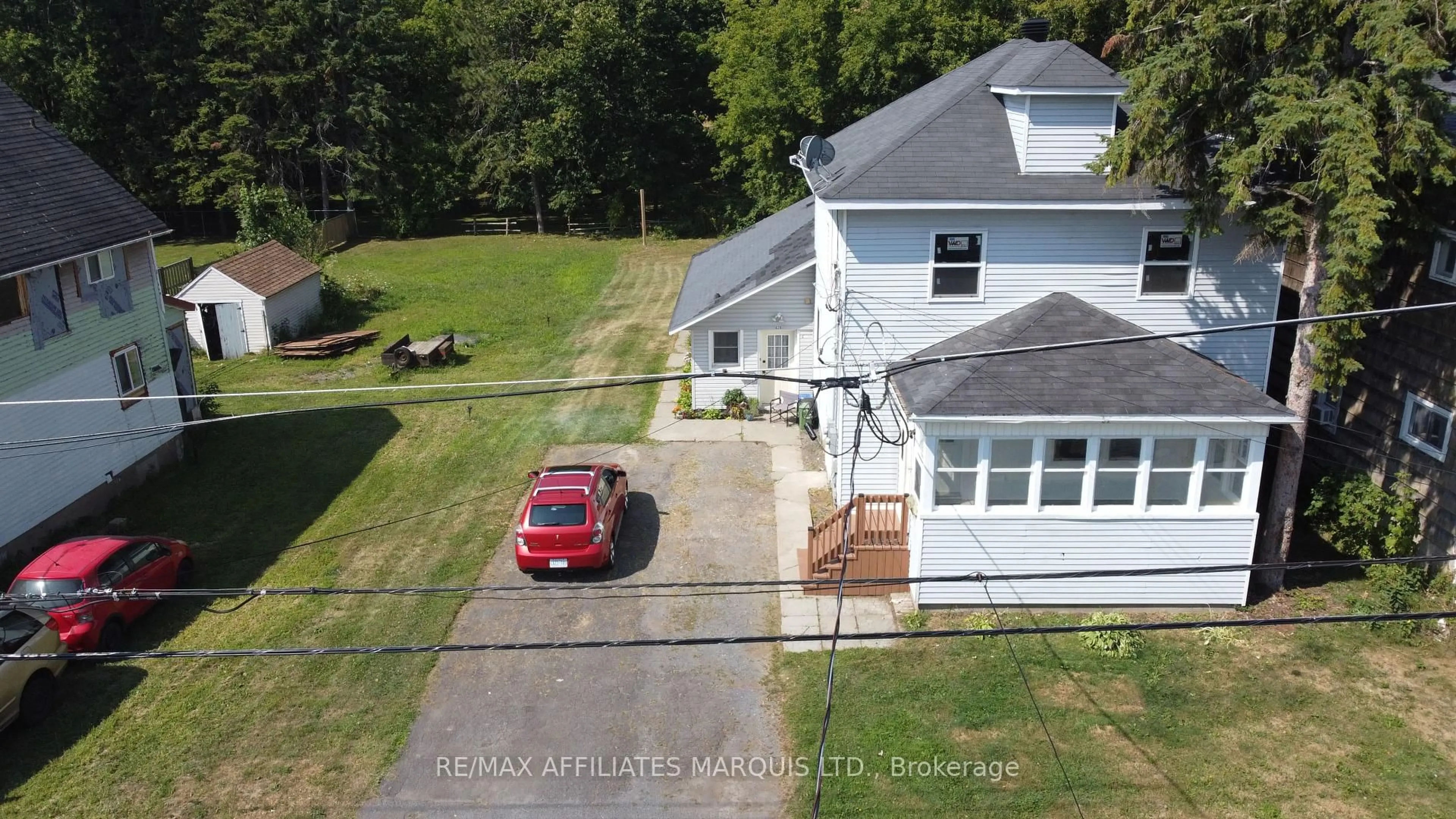 A pic from outside/outdoor area/front of a property/back of a property/a pic from drone, unknown for 432 Adolphus St, Cornwall Ontario K6H 3S9