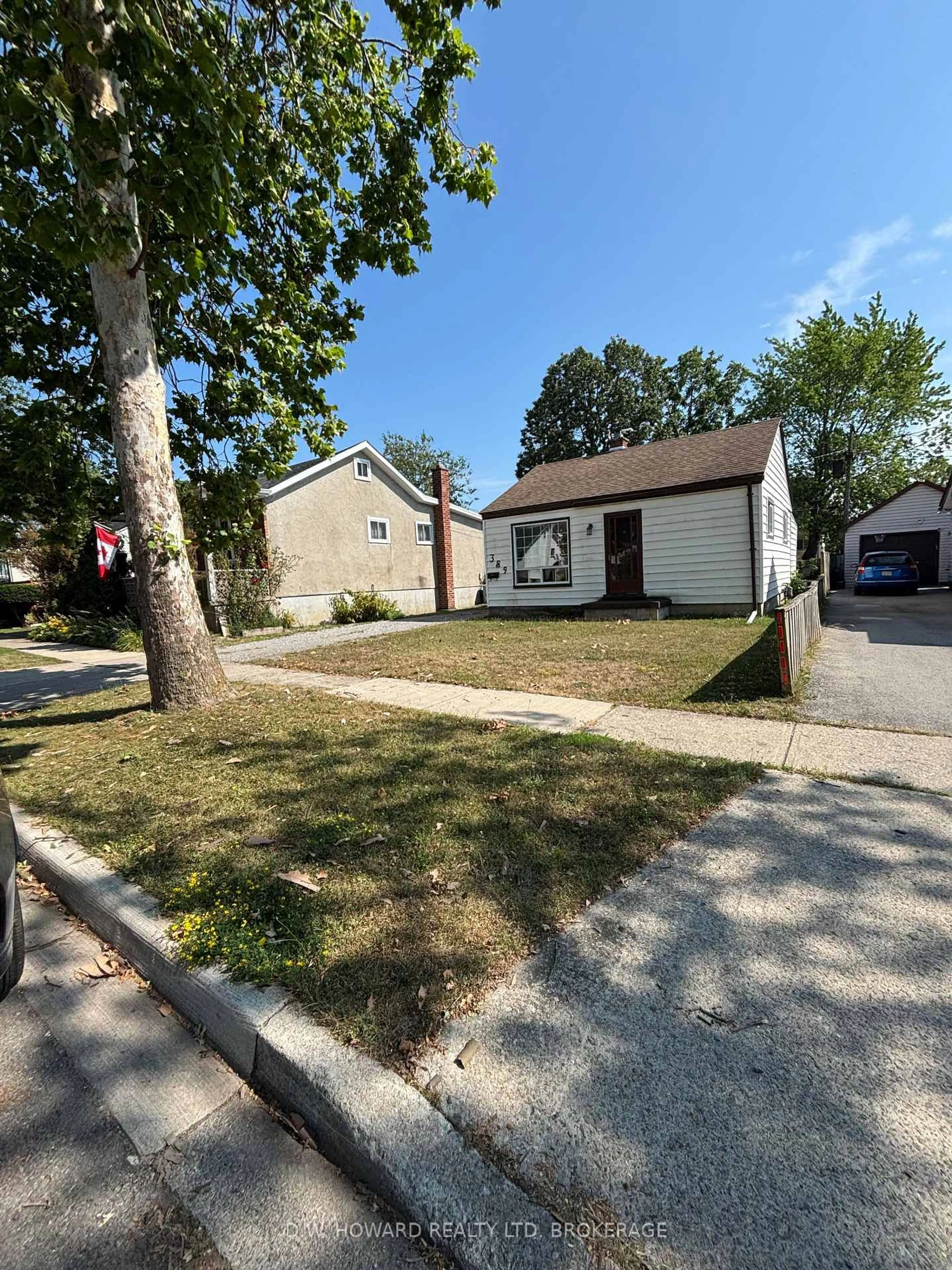 A pic from outside/outdoor area/front of a property/back of a property/a pic from drone, street for 389 Hennepin Ave, Welland Ontario L3B 4T4