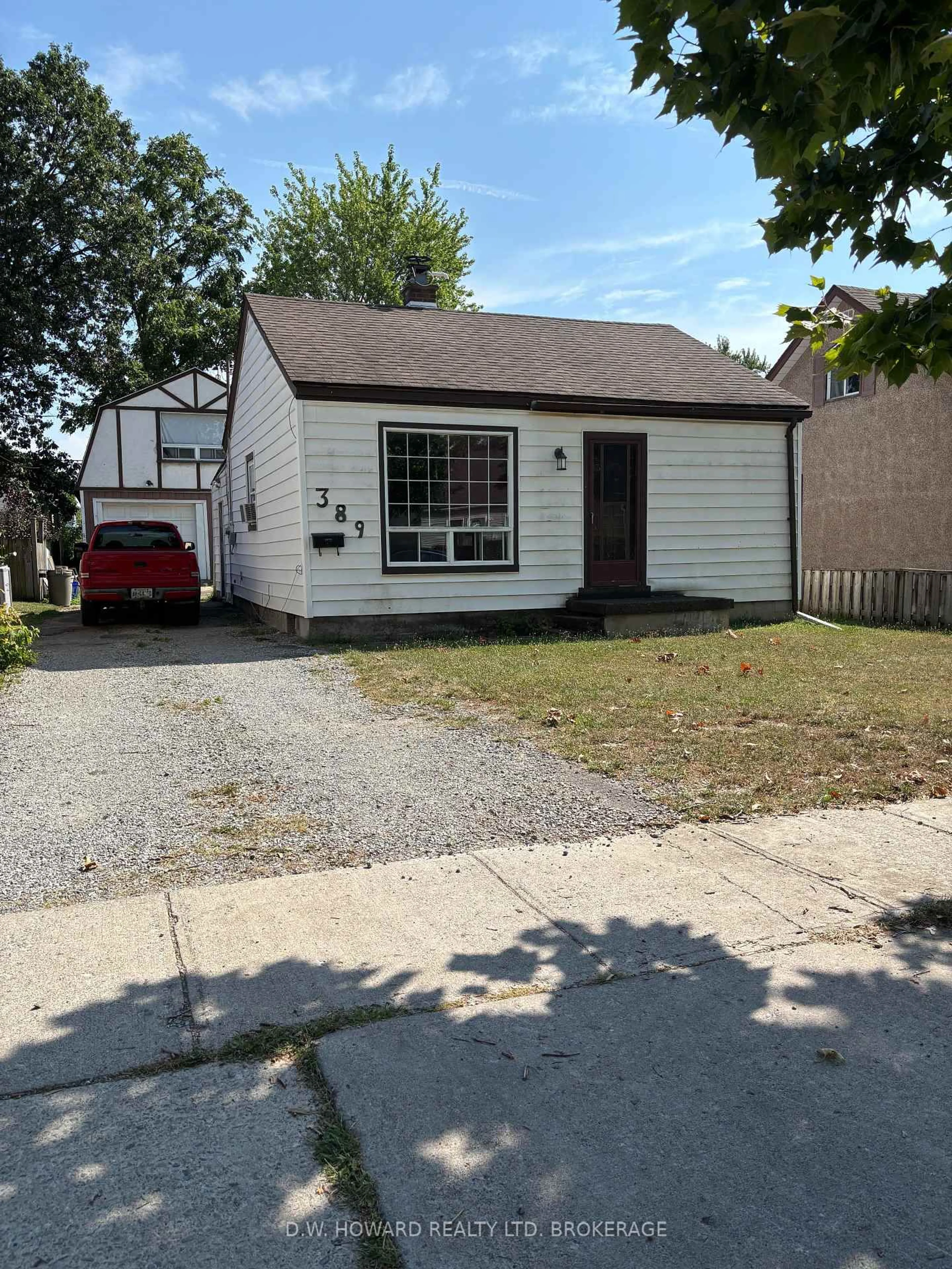 Unknown for 389 Hennepin Ave, Welland Ontario L3B 4T4